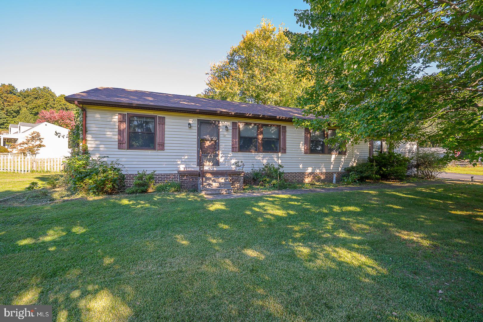 121 S SANDY HILL ROAD