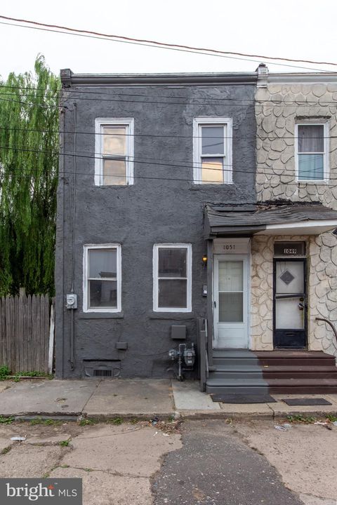 Townhouse For Sale - 1051 Diamond Street<br/> Camden County, CAMDEN, NJ 08103