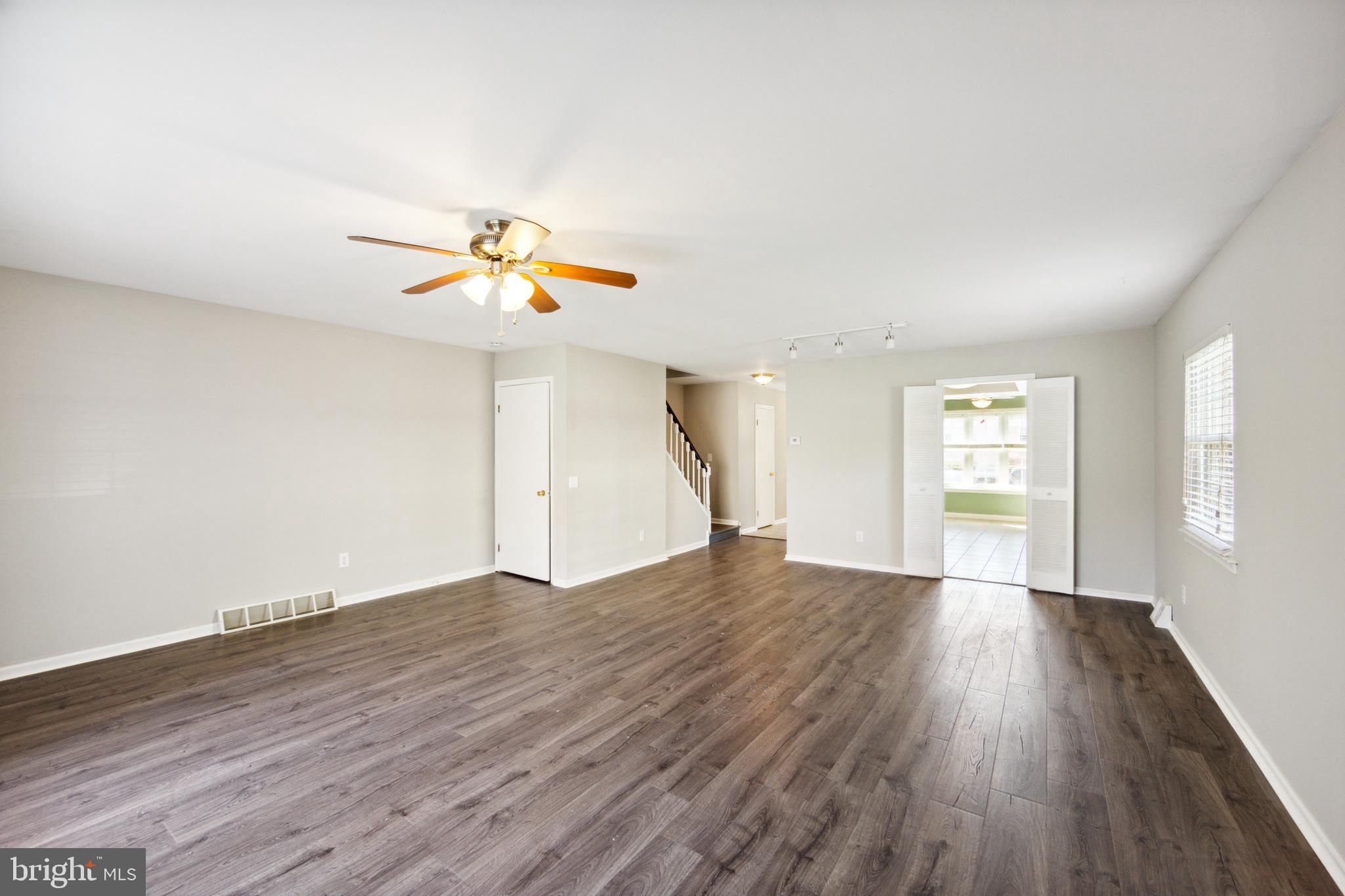 WESTON VILLAGE - Residential