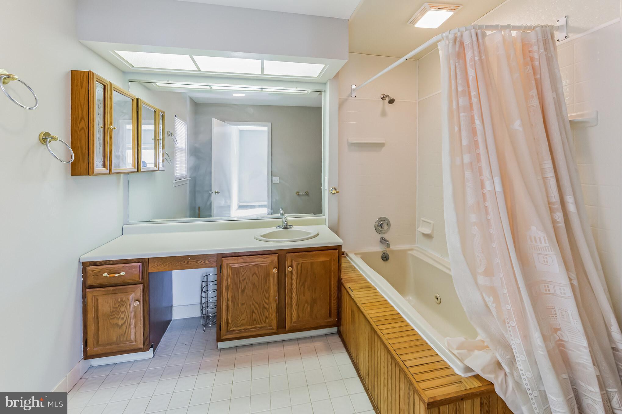 WESTON VILLAGE - Residential