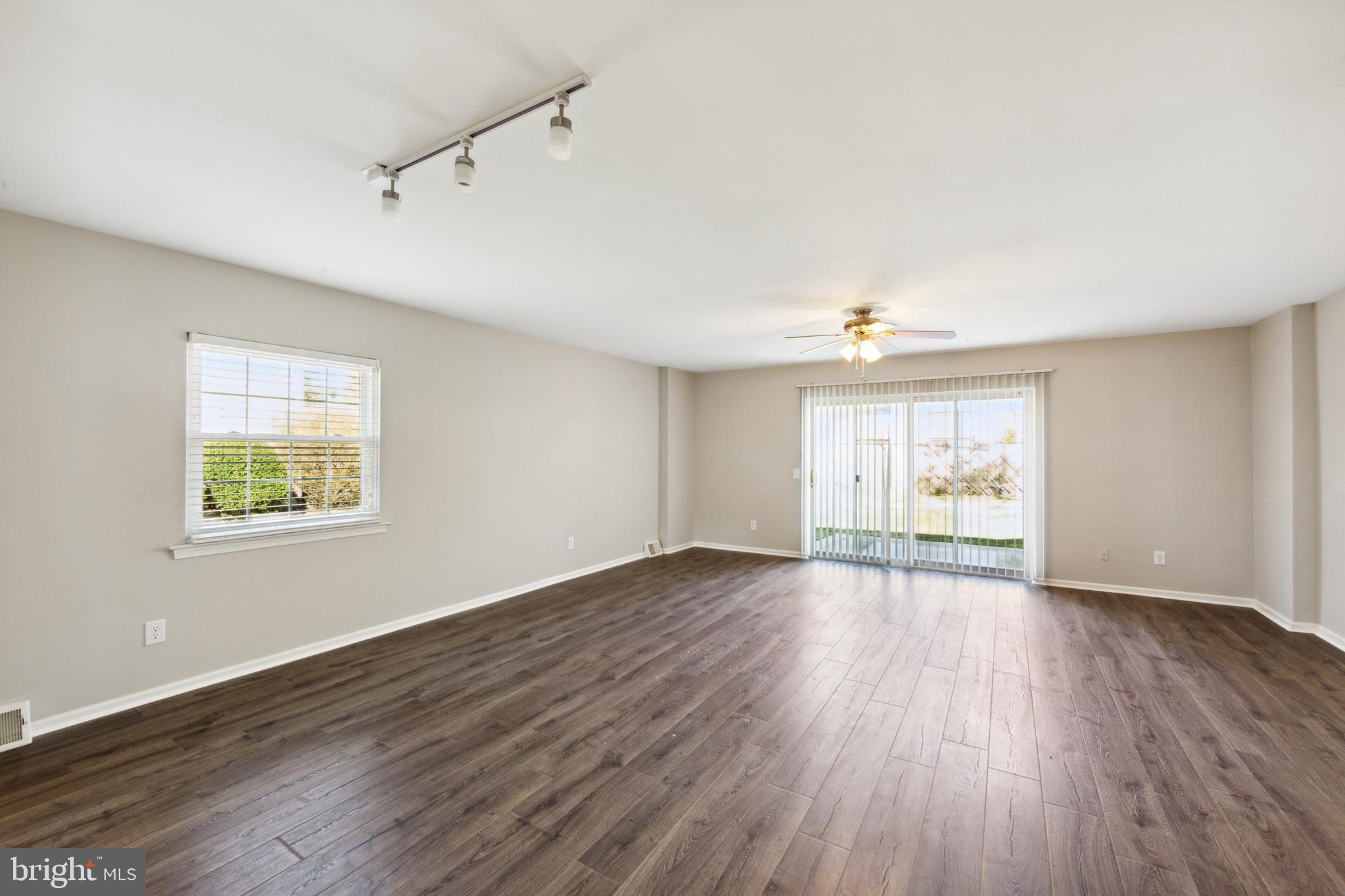 WESTON VILLAGE - Residential