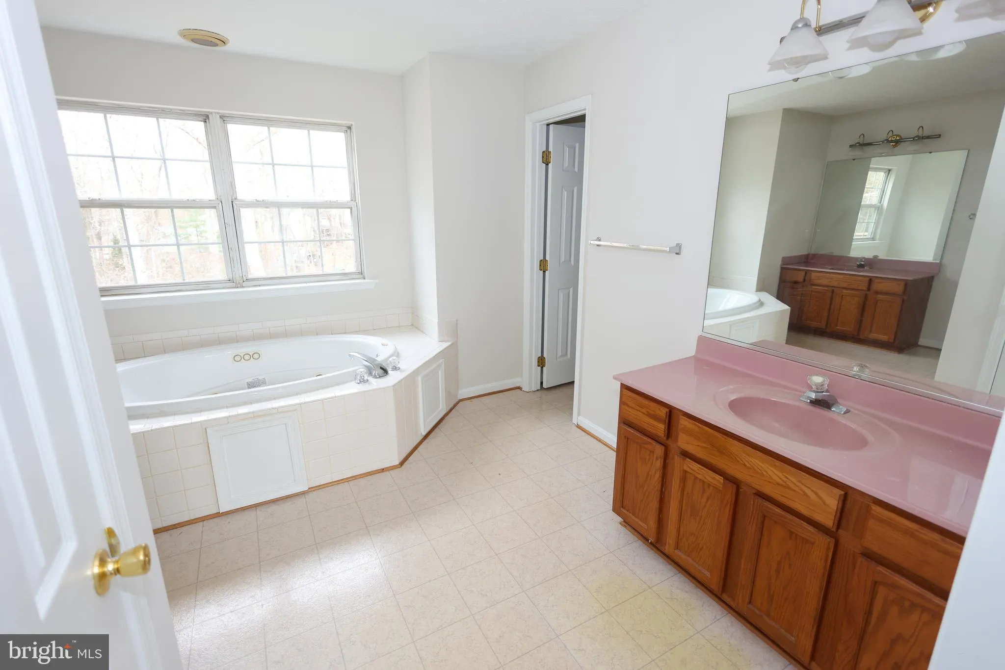 Waldorf, Maryland 20603, United States, 4 Bedrooms Bedrooms, ,3 BathroomsBathrooms,Residential,Contingent,21903