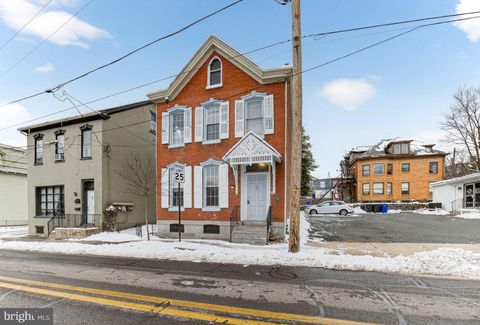 71 N CHARLOTTE STREET POTTSTOWN PA 19464