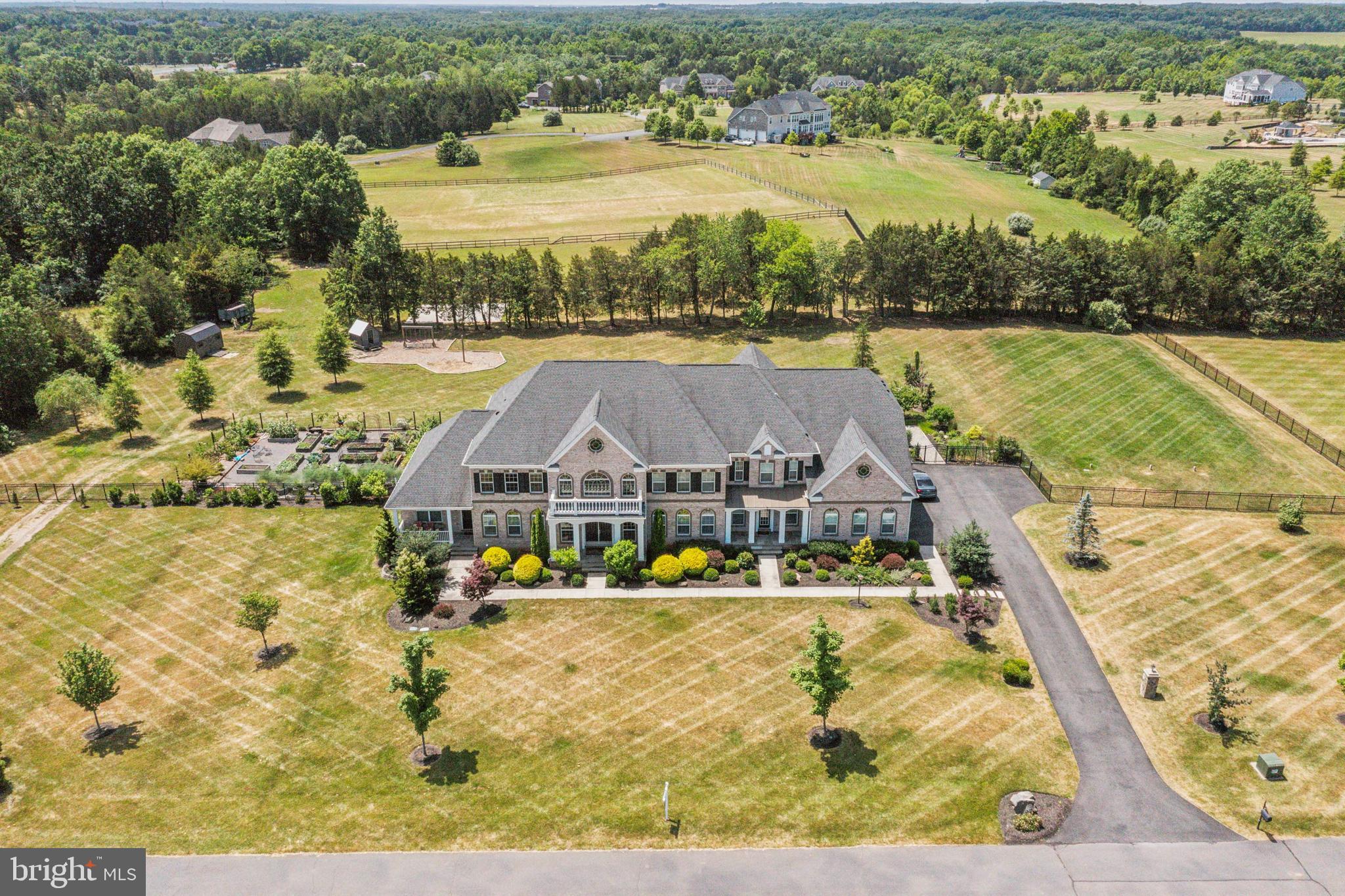 HUNTERS POND - Residential