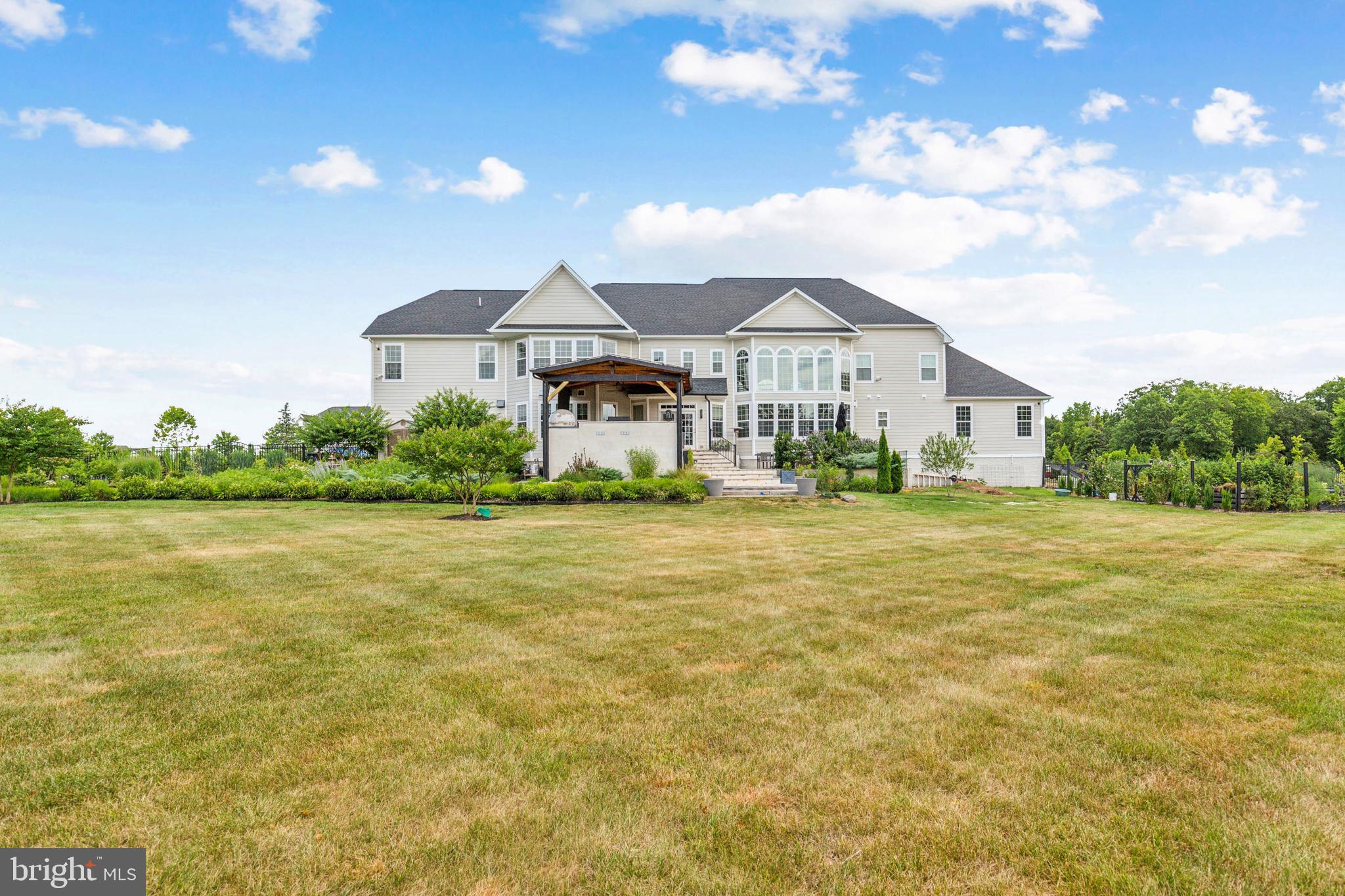 HUNTERS POND - Residential