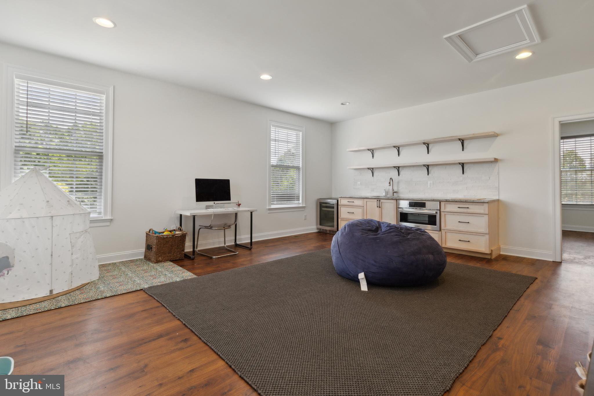 HUNTERS POND - Residential