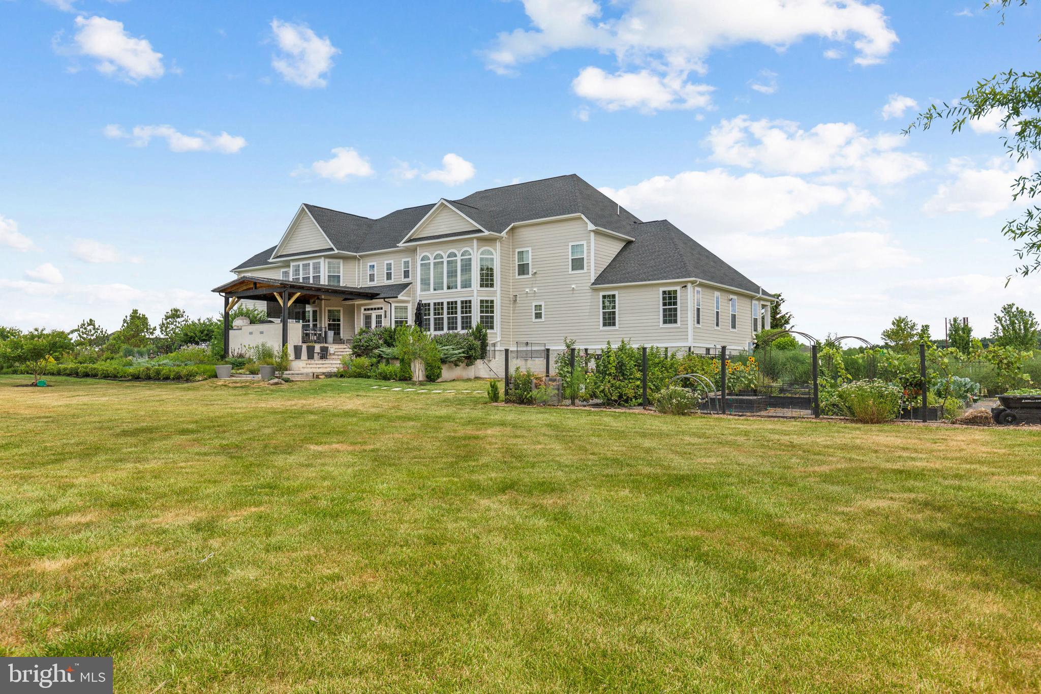 HUNTERS POND - Residential