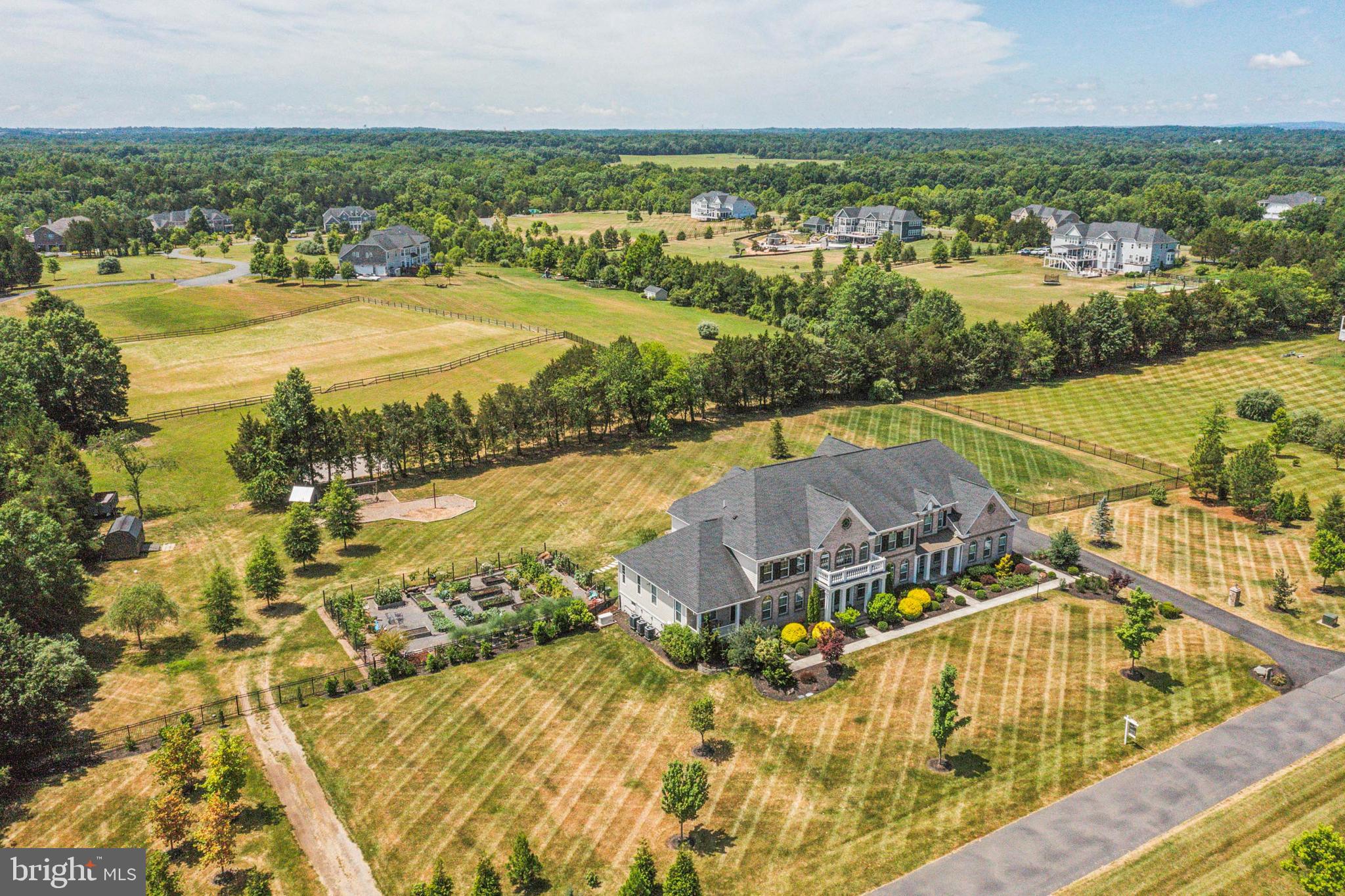 HUNTERS POND - Residential