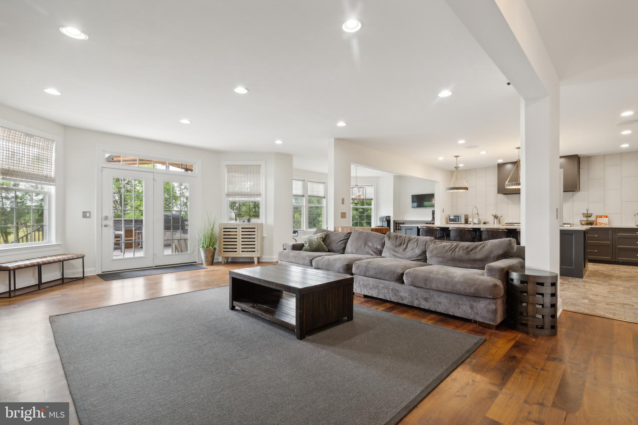 HUNTERS POND - Residential