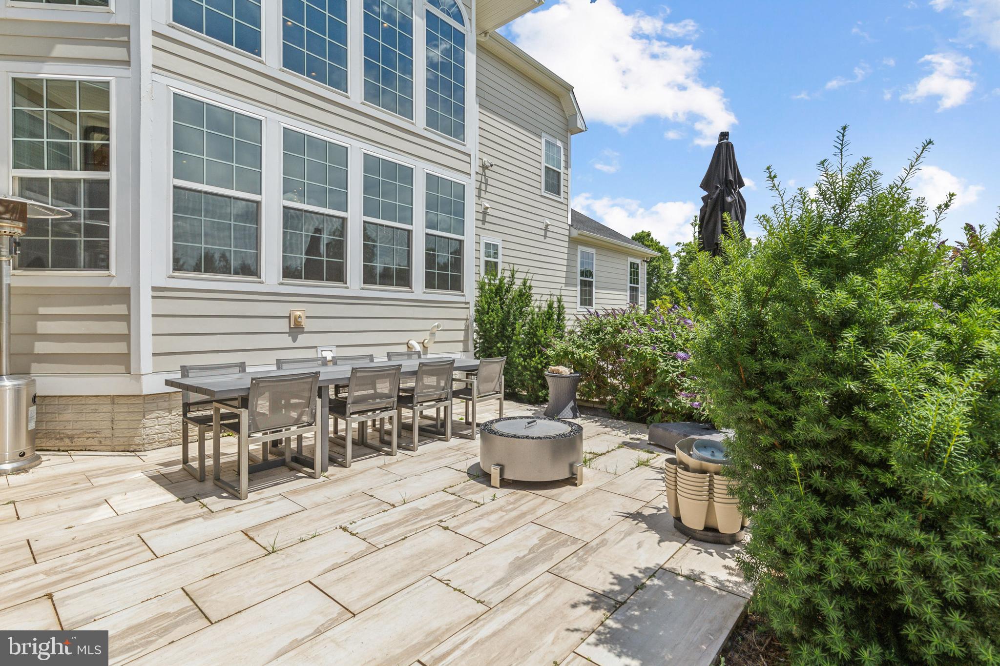 HUNTERS POND - Residential