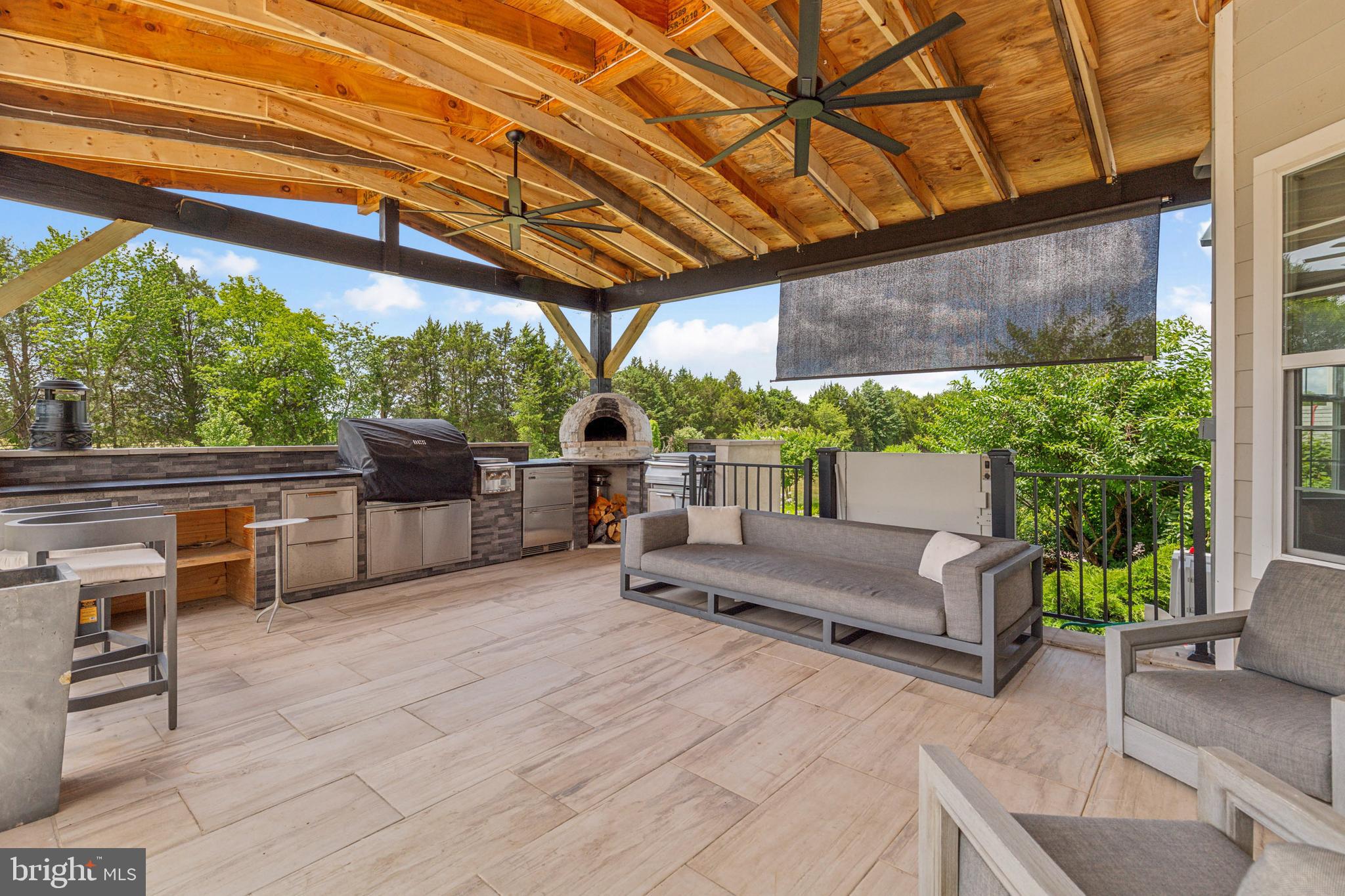 HUNTERS POND - Residential