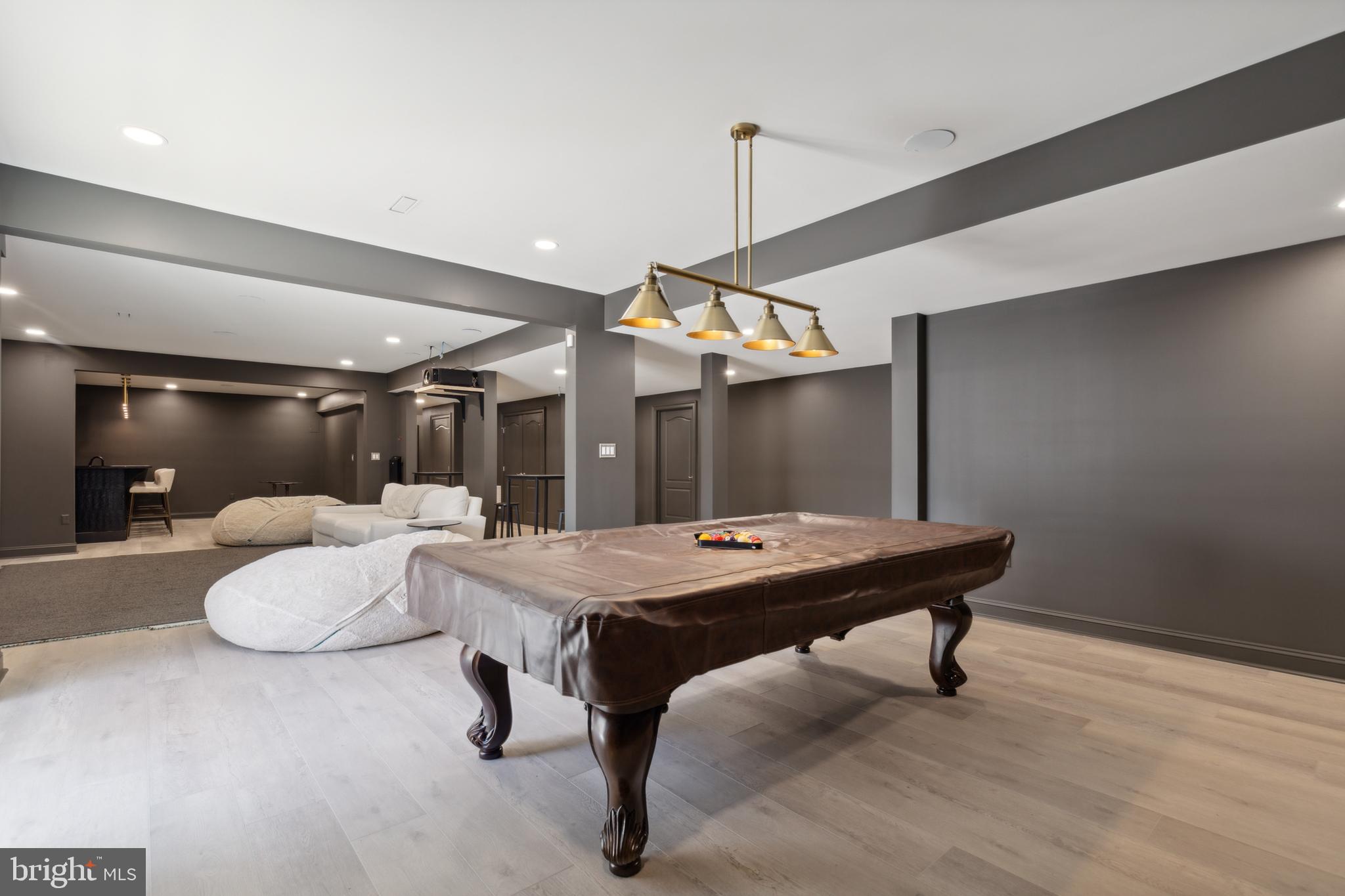 HUNTERS POND - Residential