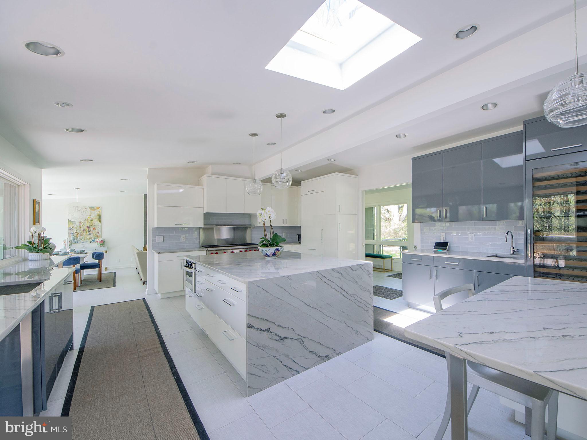 112 S SPRING VALLEY ROAD