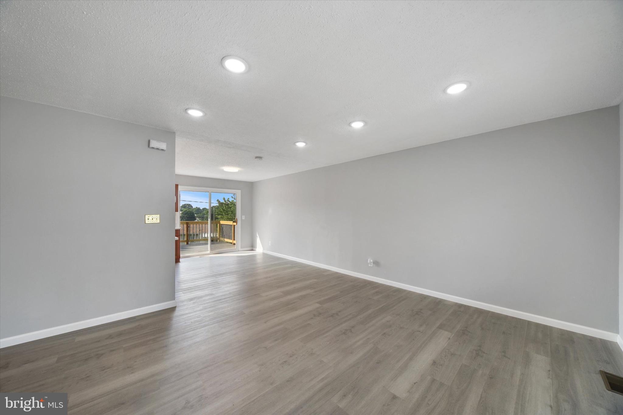 ROSEDALE - Residential