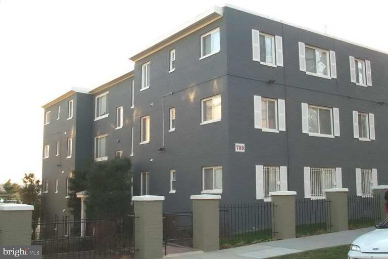 709 BRANDYWINE STREET SE B1