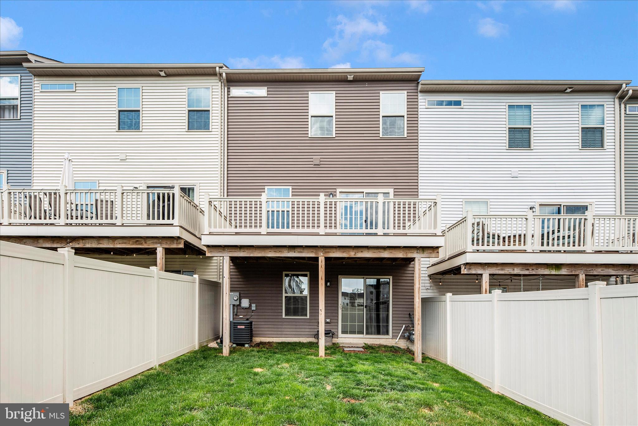HAMPTONS - Residential