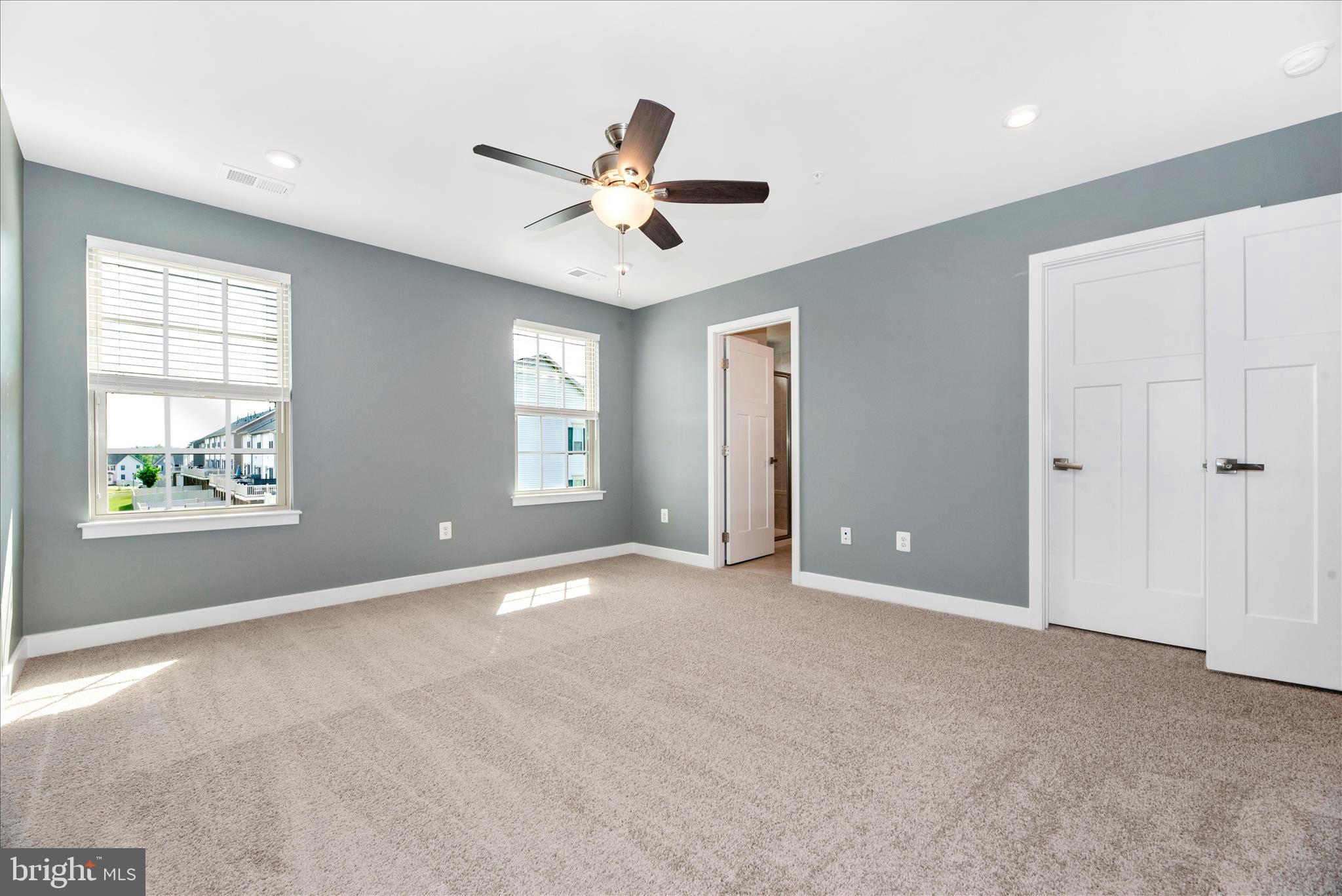 HAMPTONS - Residential