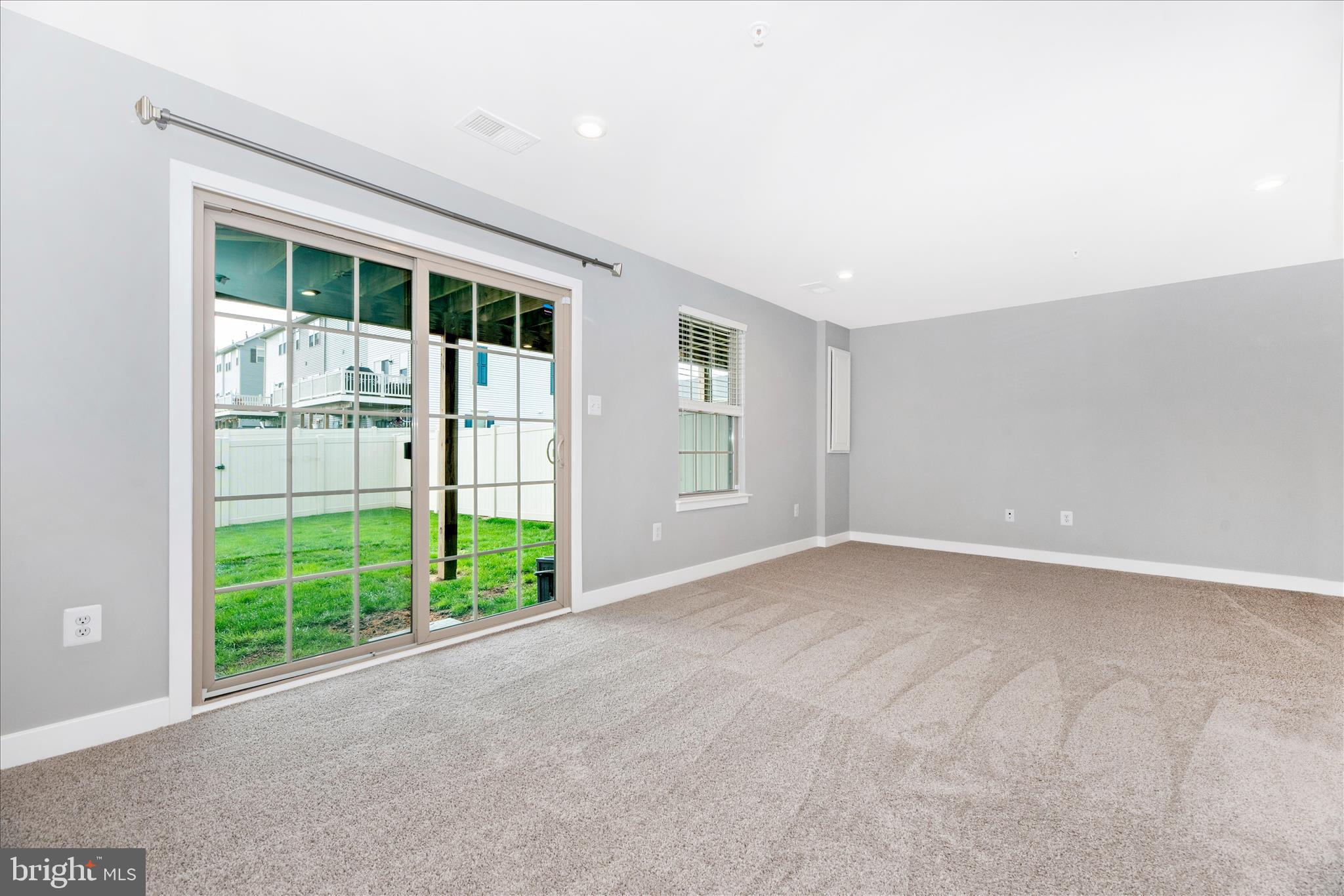 HAMPTONS - Residential
