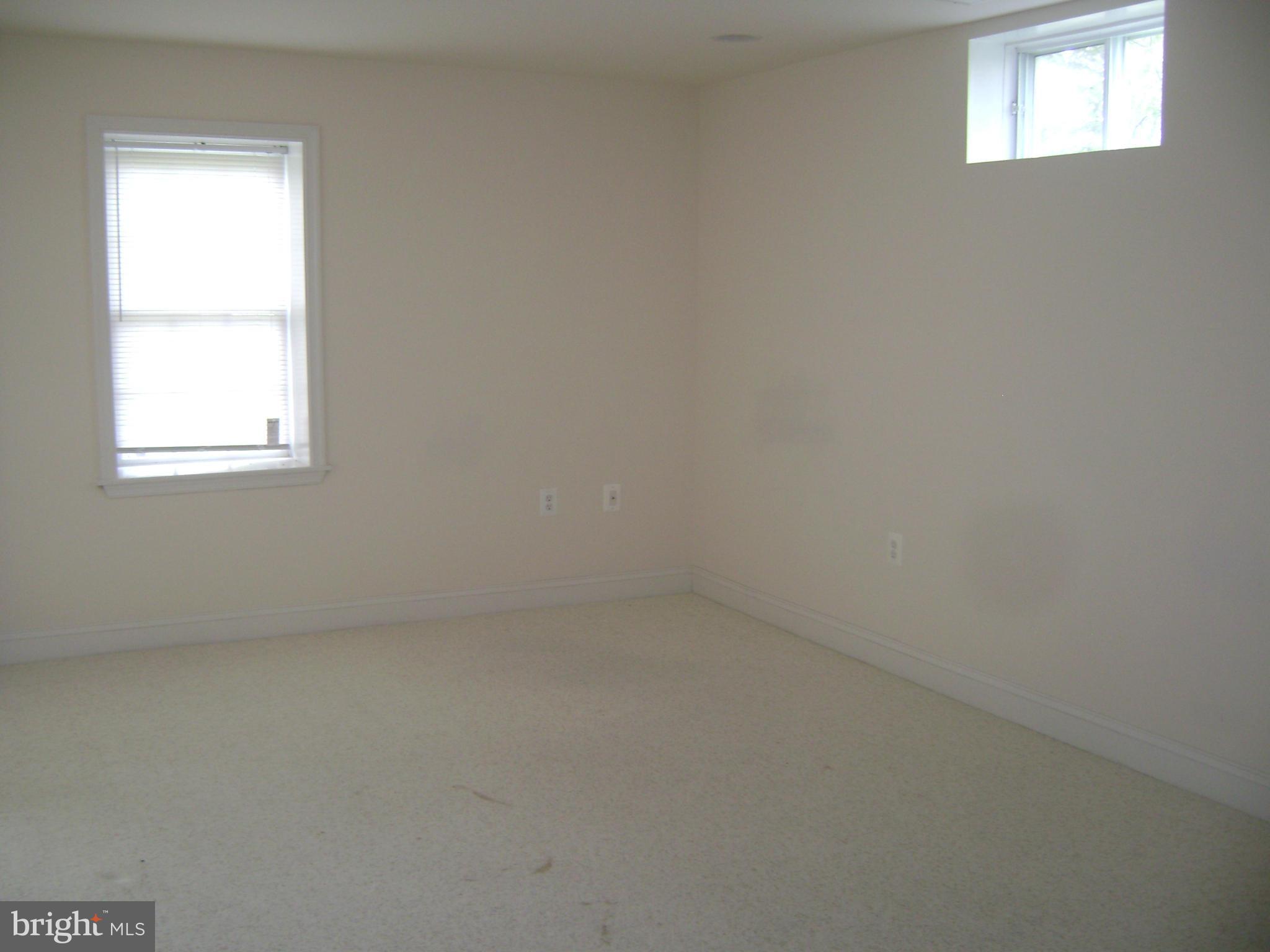 STAFFORD LAKES VILLAGE - Residential Lease