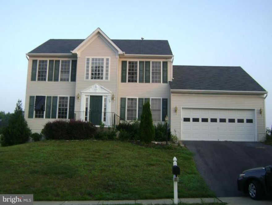 Immaculate colonial 2 story foyer, formal living/dining/office w/hardwood floors, kitchen bar/island, finished basement w/bedroom/full bath/rec room/ walk out to yard&deck-perfect for entertaining. Master walk-in,jetted tub.  Many neighborhood amenities- pool, tennis, basketball, tot lots.  Close to 95. Quantico, commuter lots, shopping, restaurants and much more! Small pets-OK