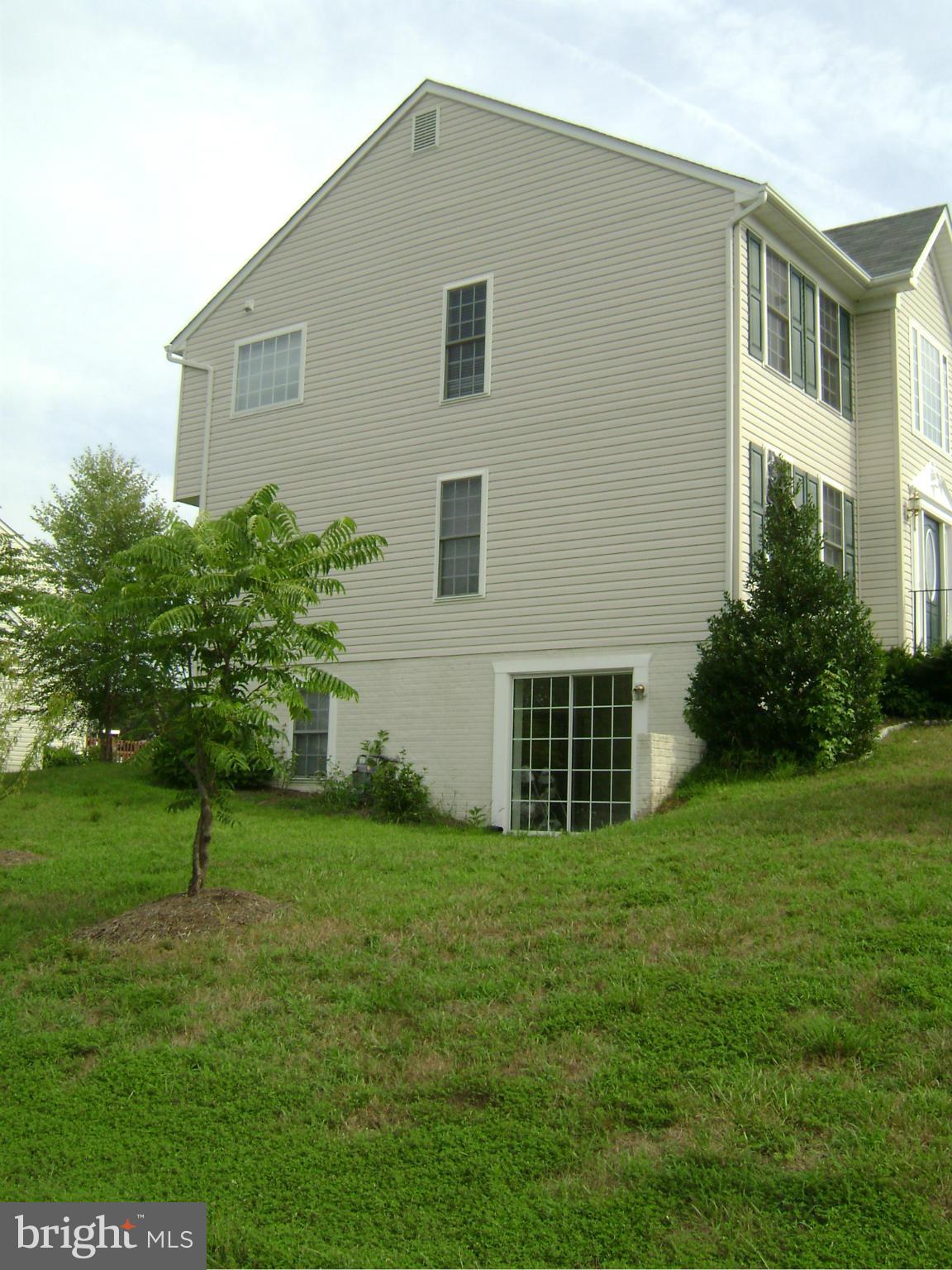 STAFFORD LAKES VILLAGE - Residential Lease