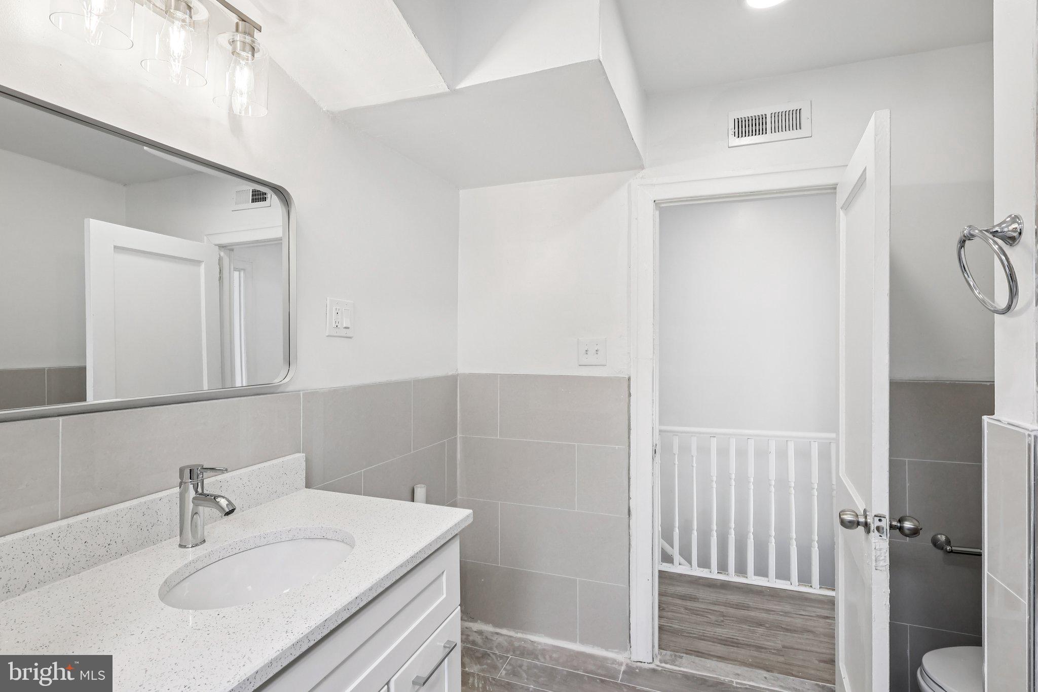 ELKINS PARK - Residential Income