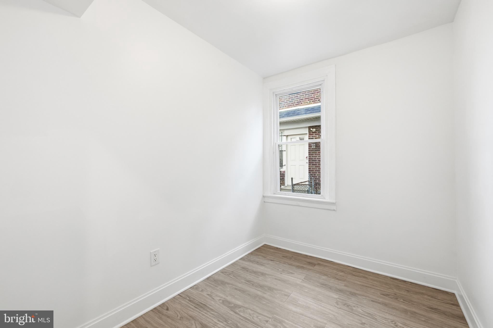 ELKINS PARK - Residential Income