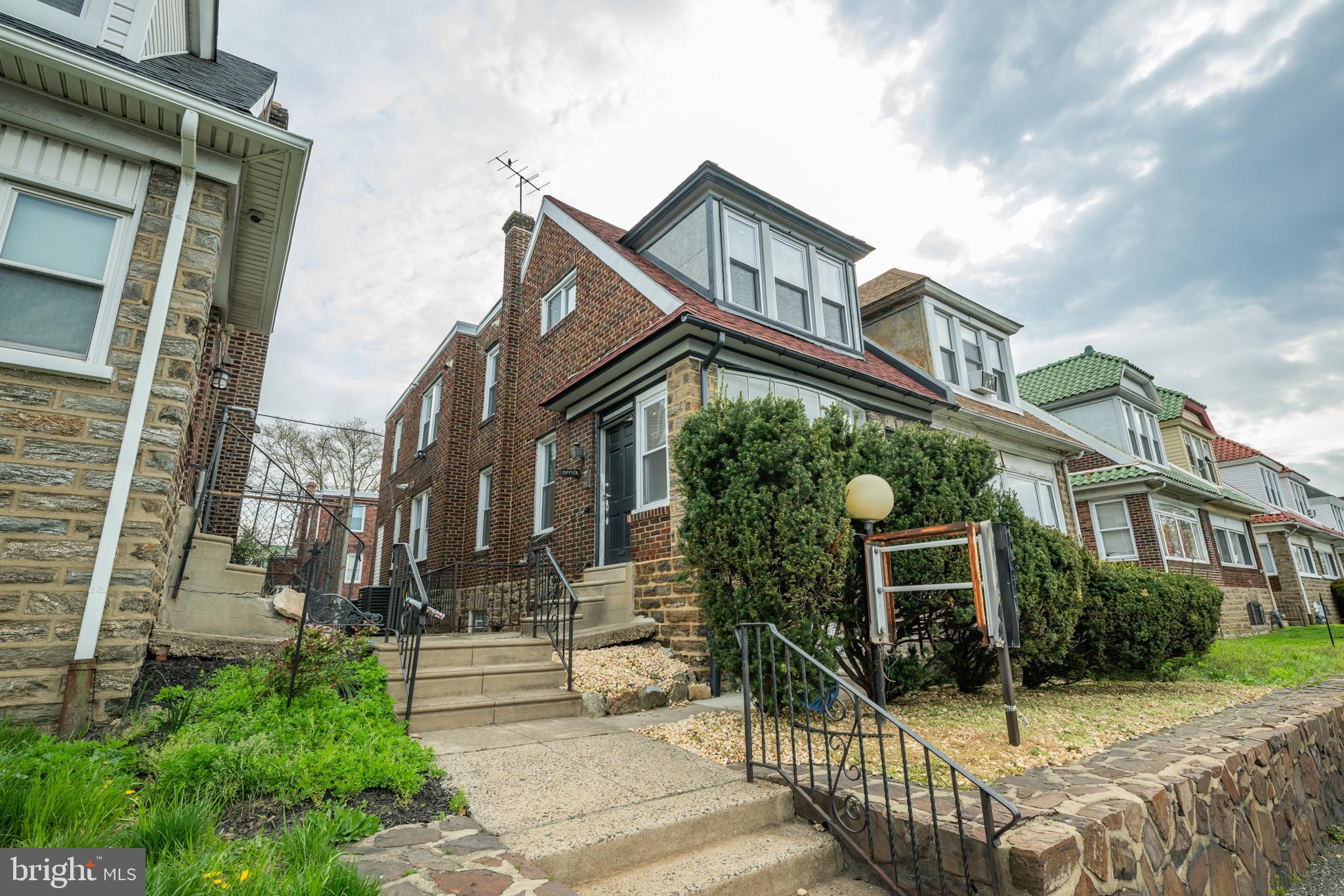 ELKINS PARK - Residential Income