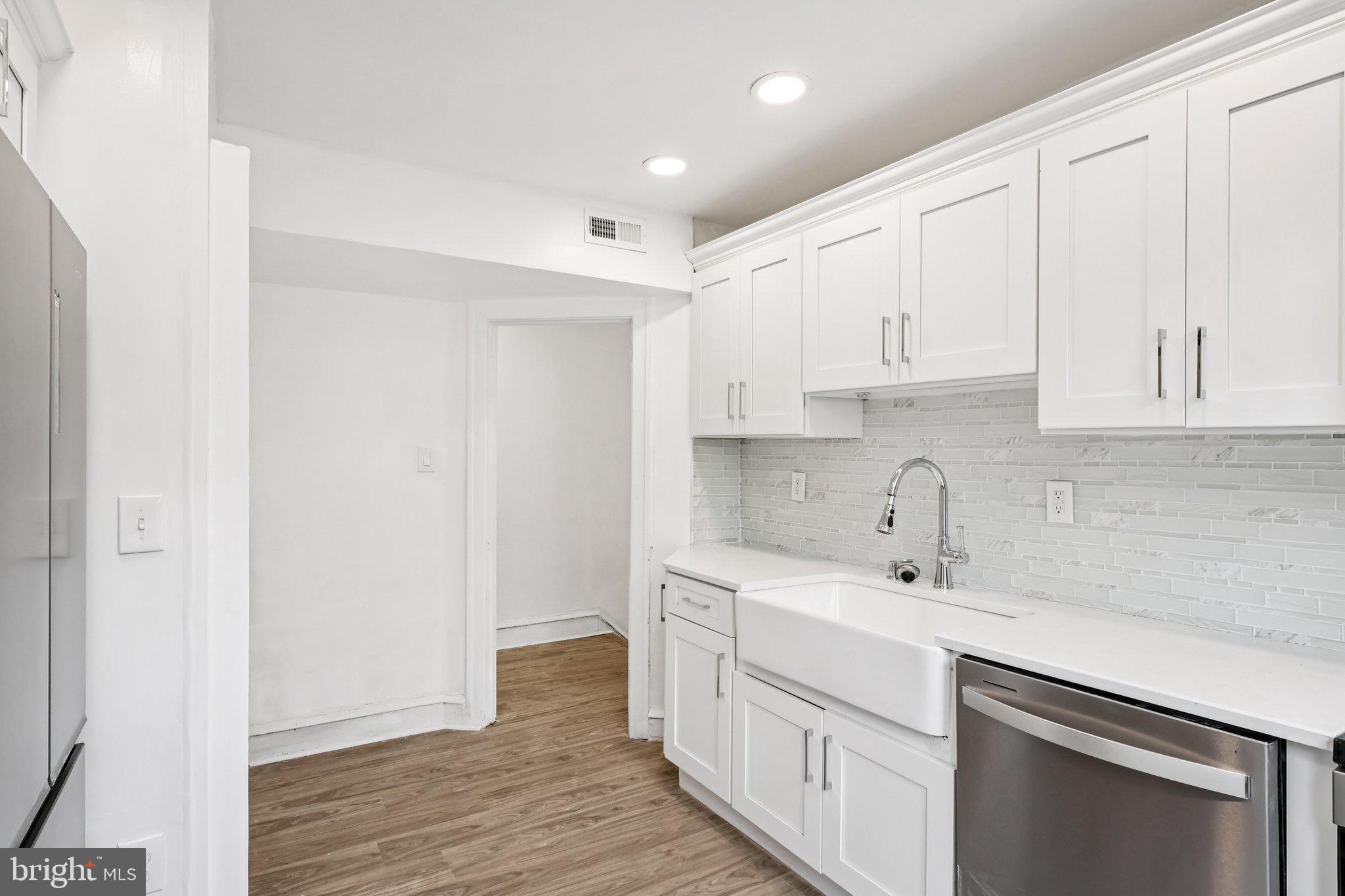 ELKINS PARK - Residential Income