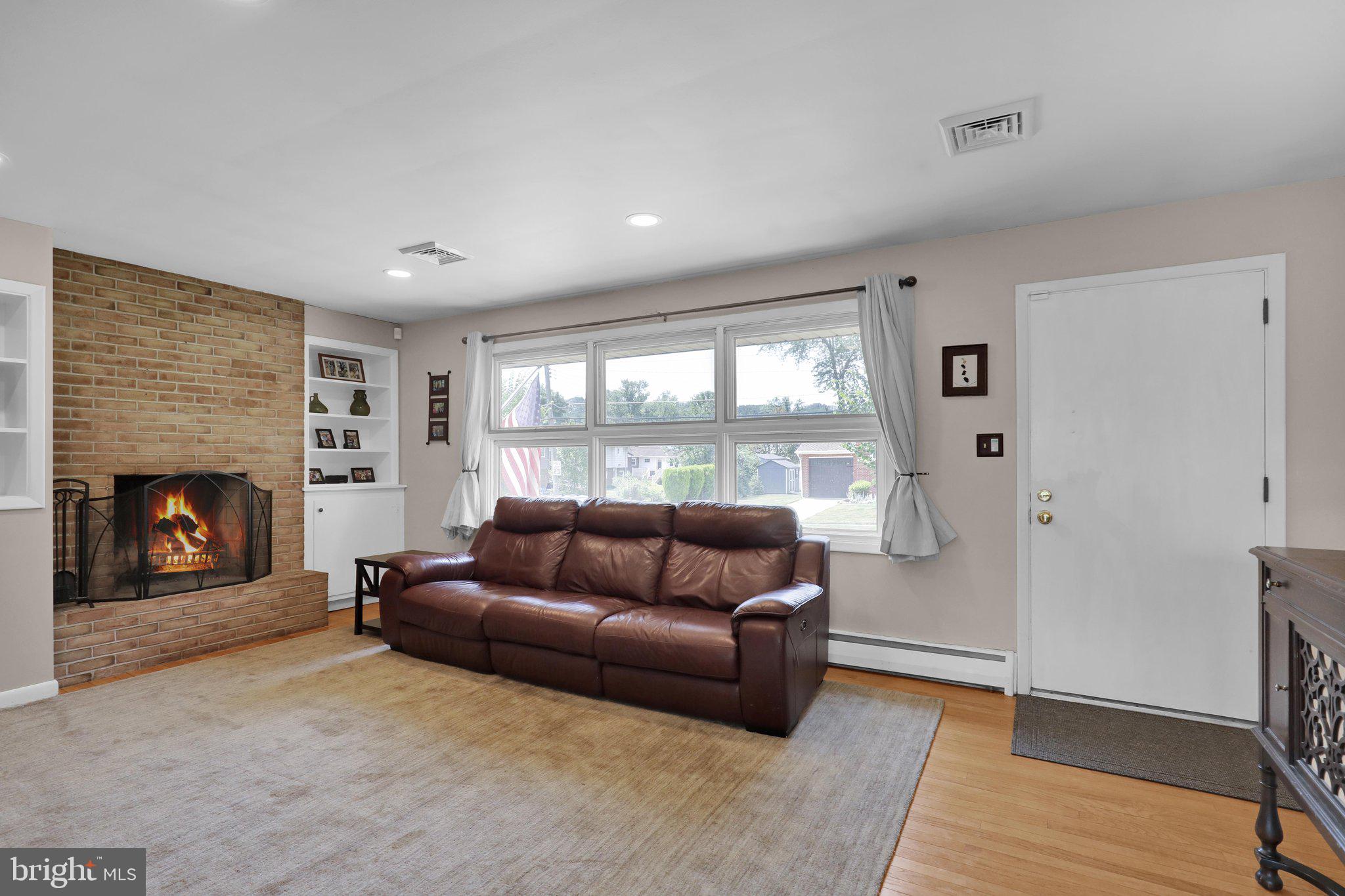 33 LAWNDALE ROAD