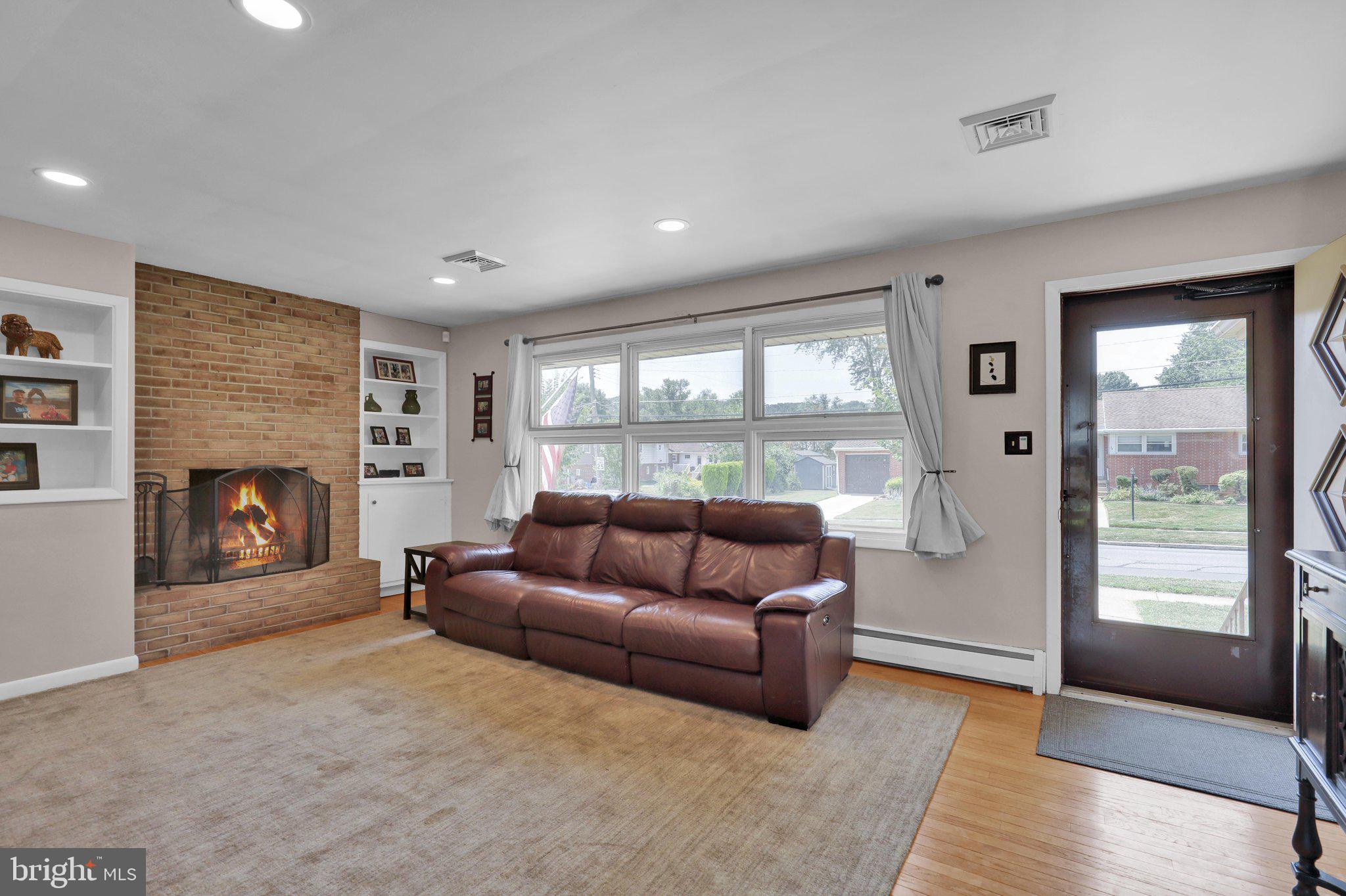 33 LAWNDALE ROAD