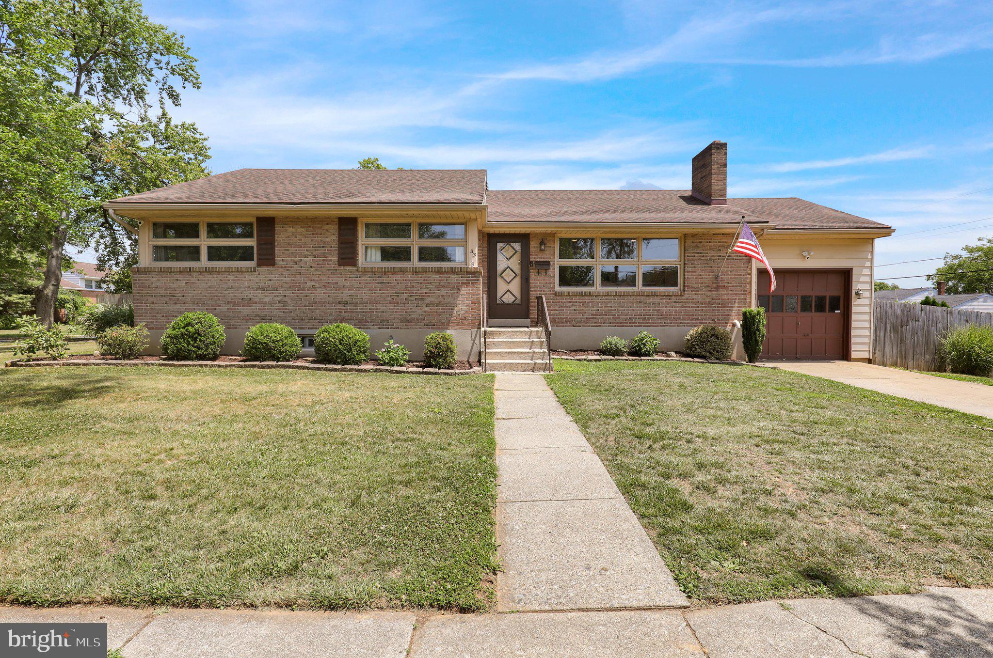 33 LAWNDALE ROAD