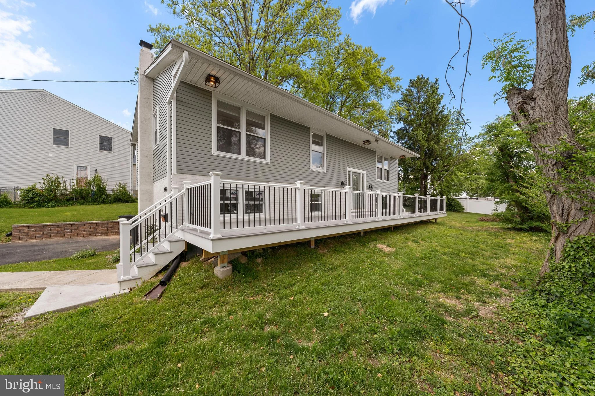 425 North Lane