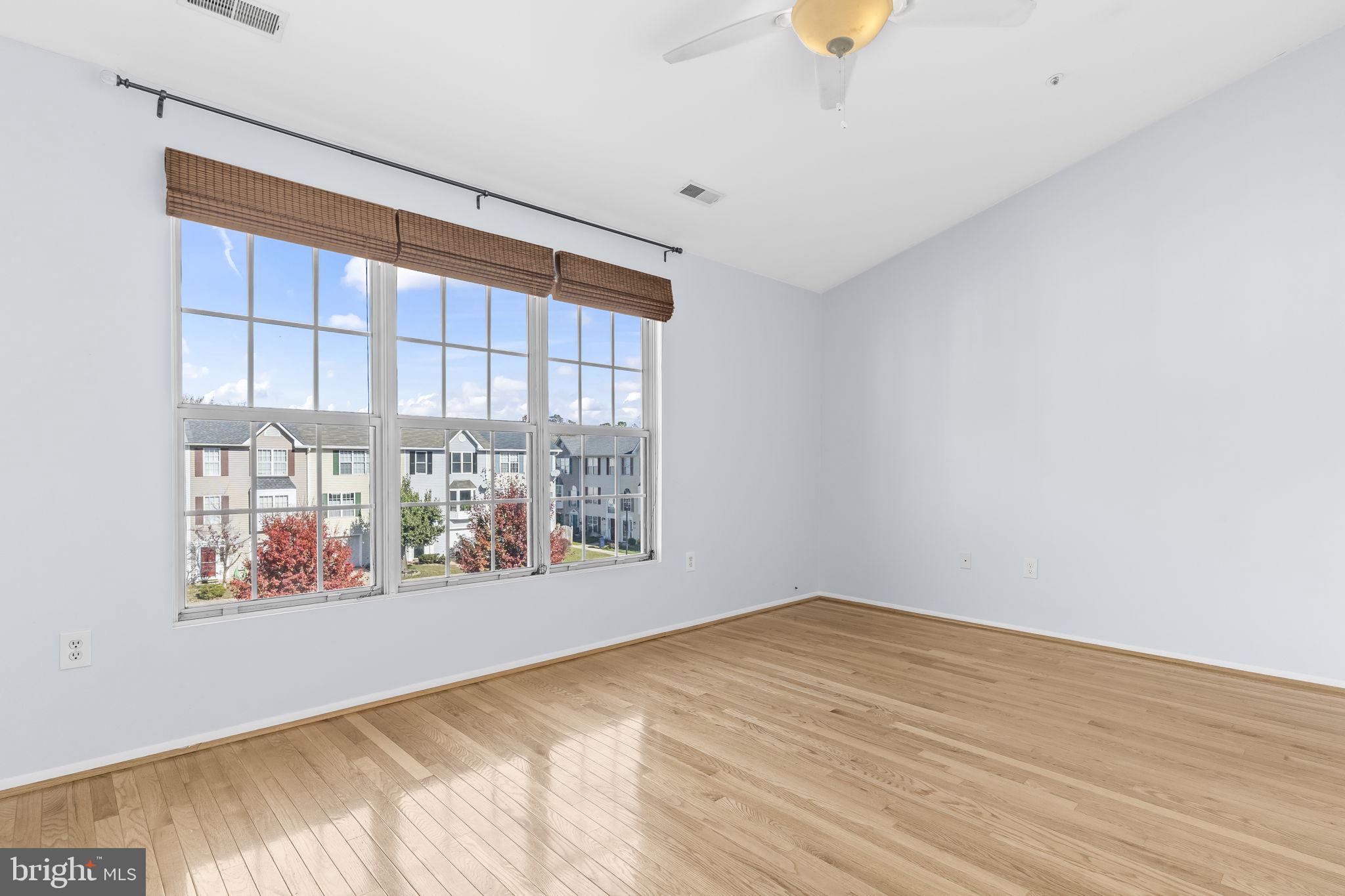 BURNT OAKS - Residential