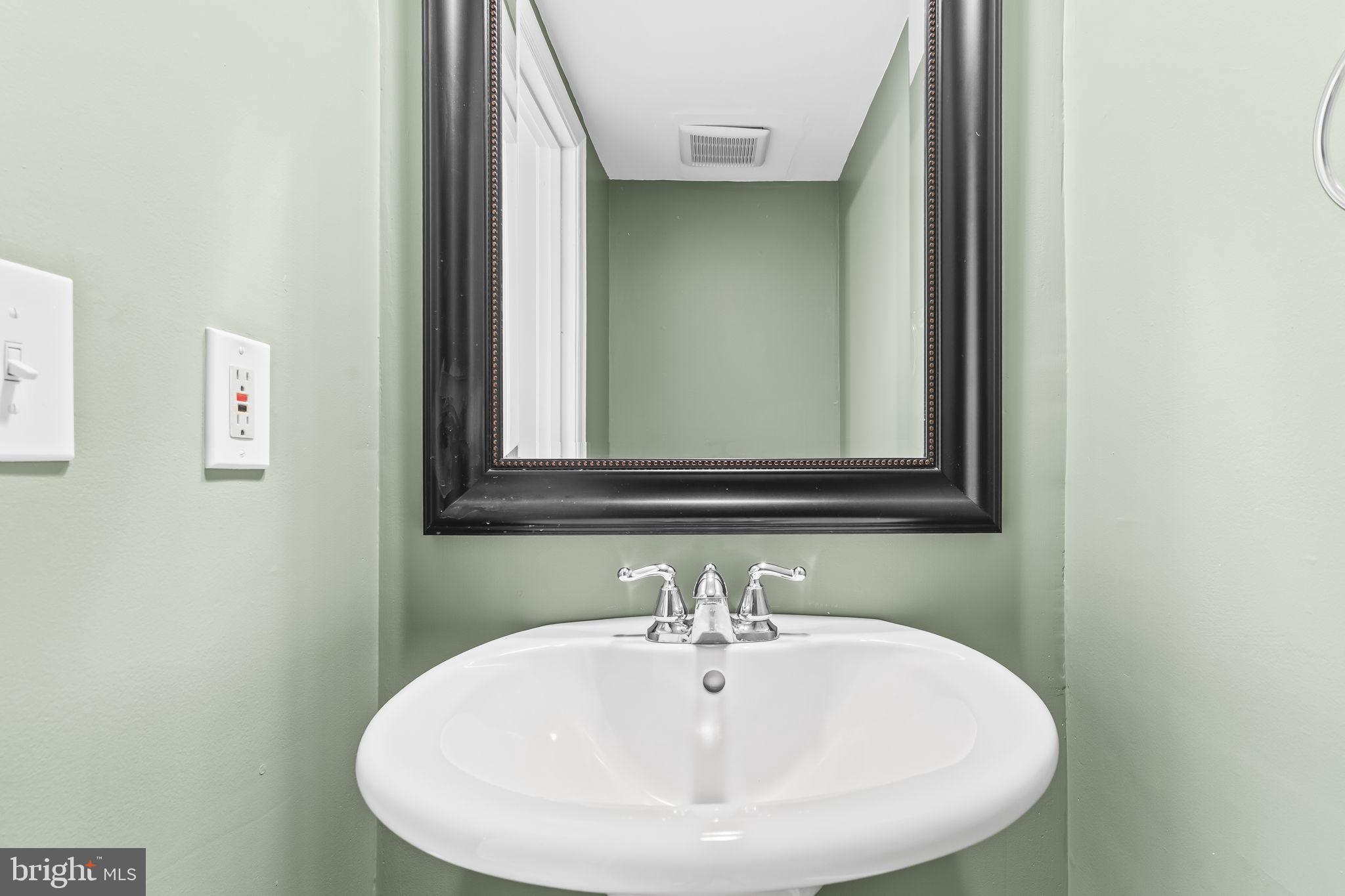 BURNT OAKS - Residential