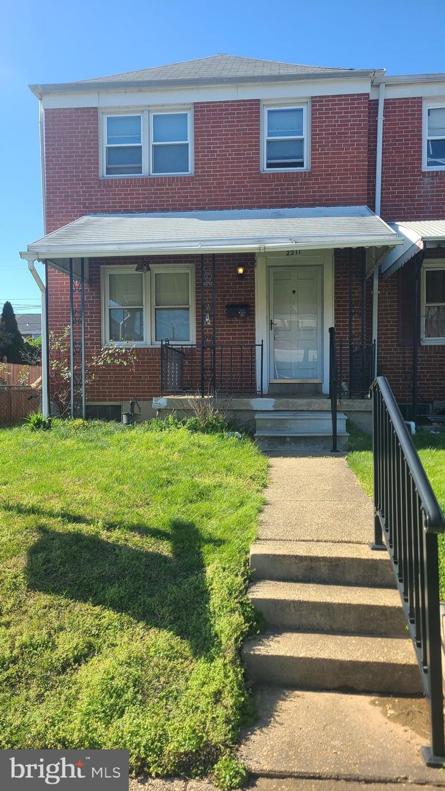 3 Bedroom 1.5 Bath End of Group townhome in Hawthorne * GREAT OPPORTUNITY for an investor to renovate and flip or rent or a homeowner to renovate and live in this property!