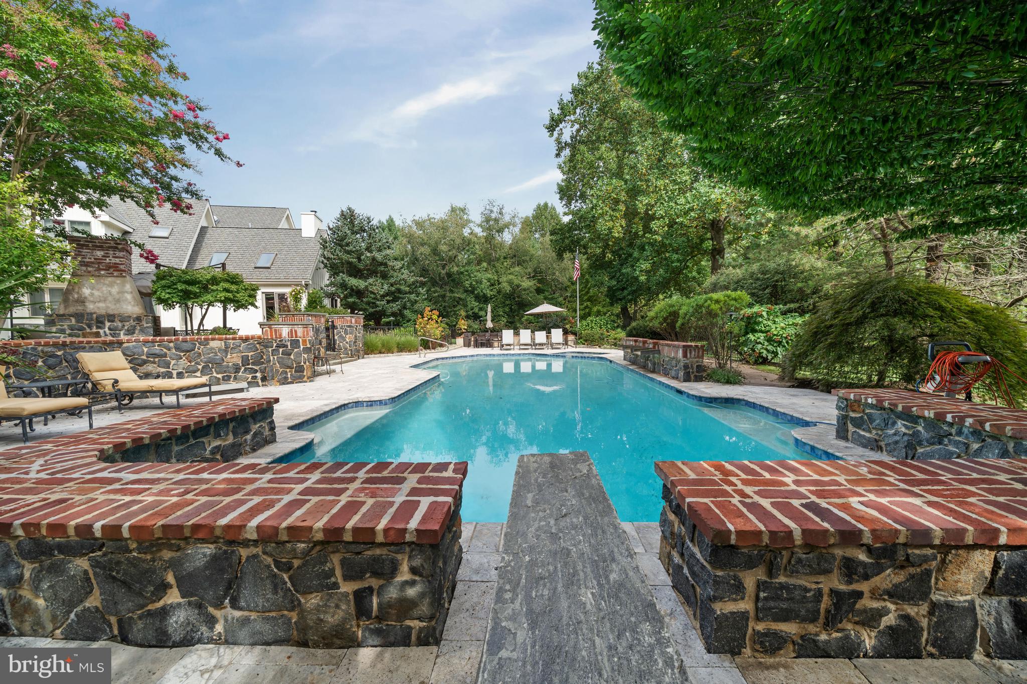 STONEY RUN - Residential