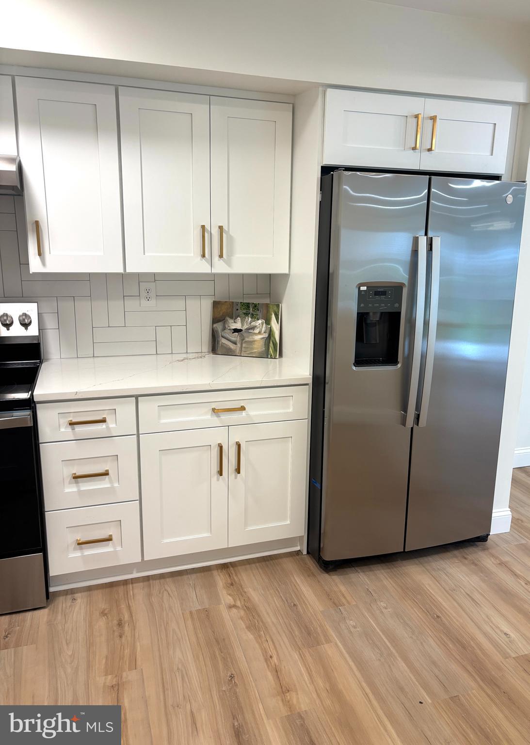 115 E KINGS HIGHWAY 211