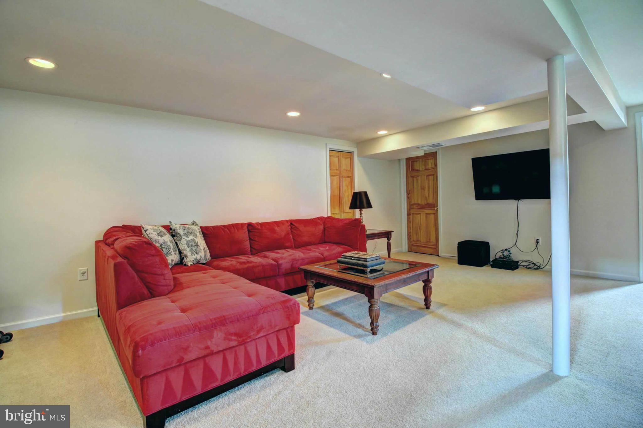 VIENNA WOODS - Residential