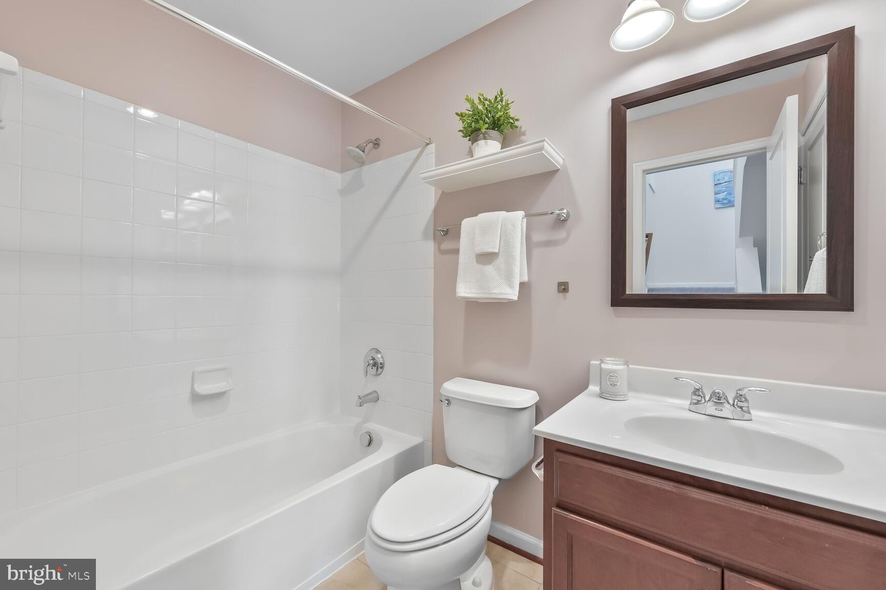 SHIRLINGTON CREST - Residential Lease