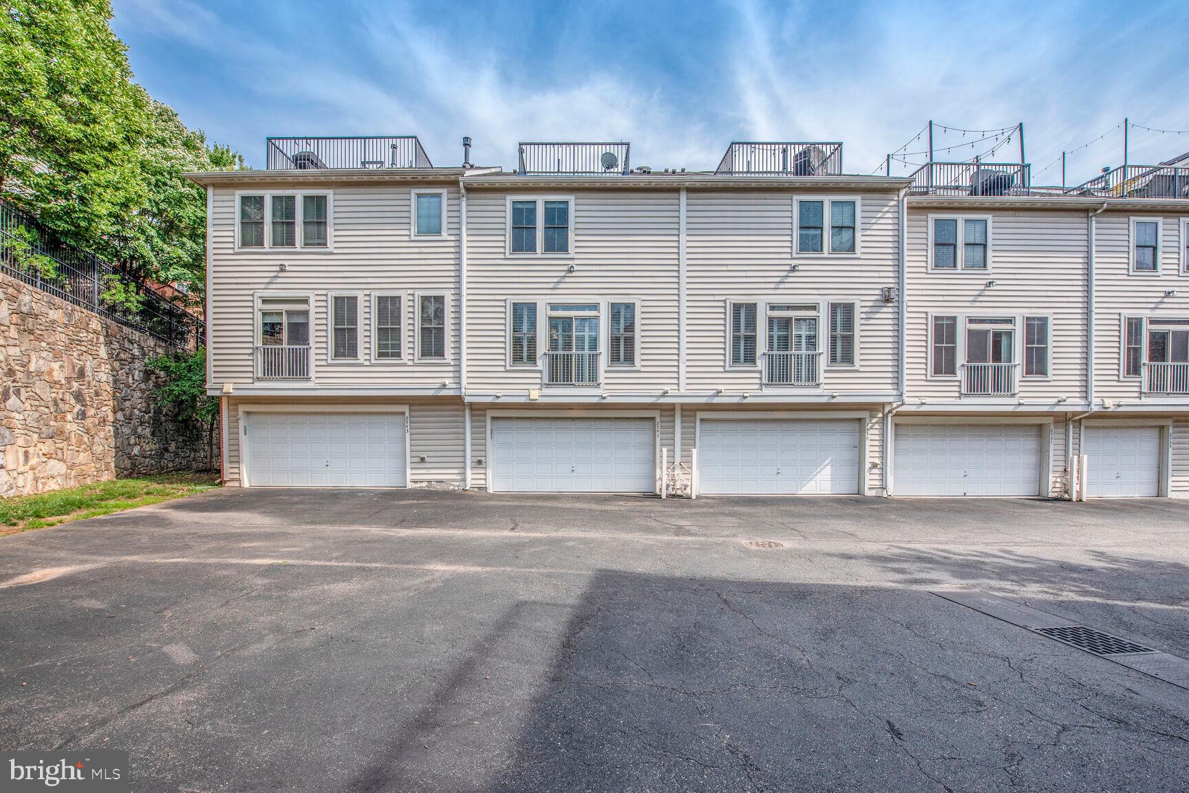 SHIRLINGTON CREST - Residential Lease