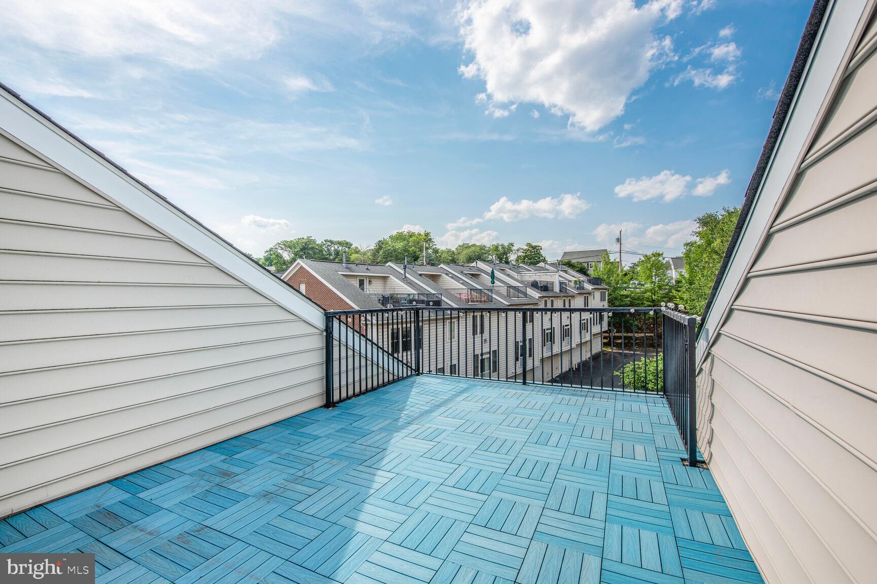 SHIRLINGTON CREST - Residential Lease