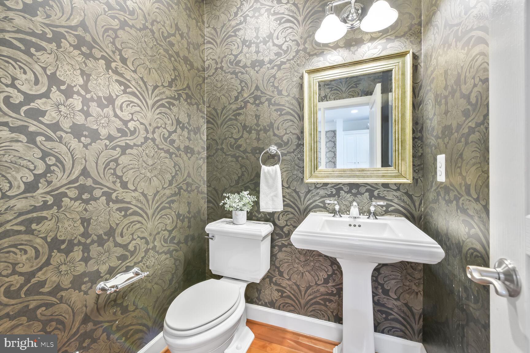 SHIRLINGTON CREST - Residential Lease