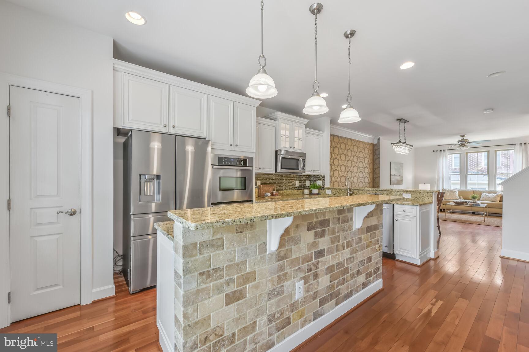 SHIRLINGTON CREST - Residential Lease