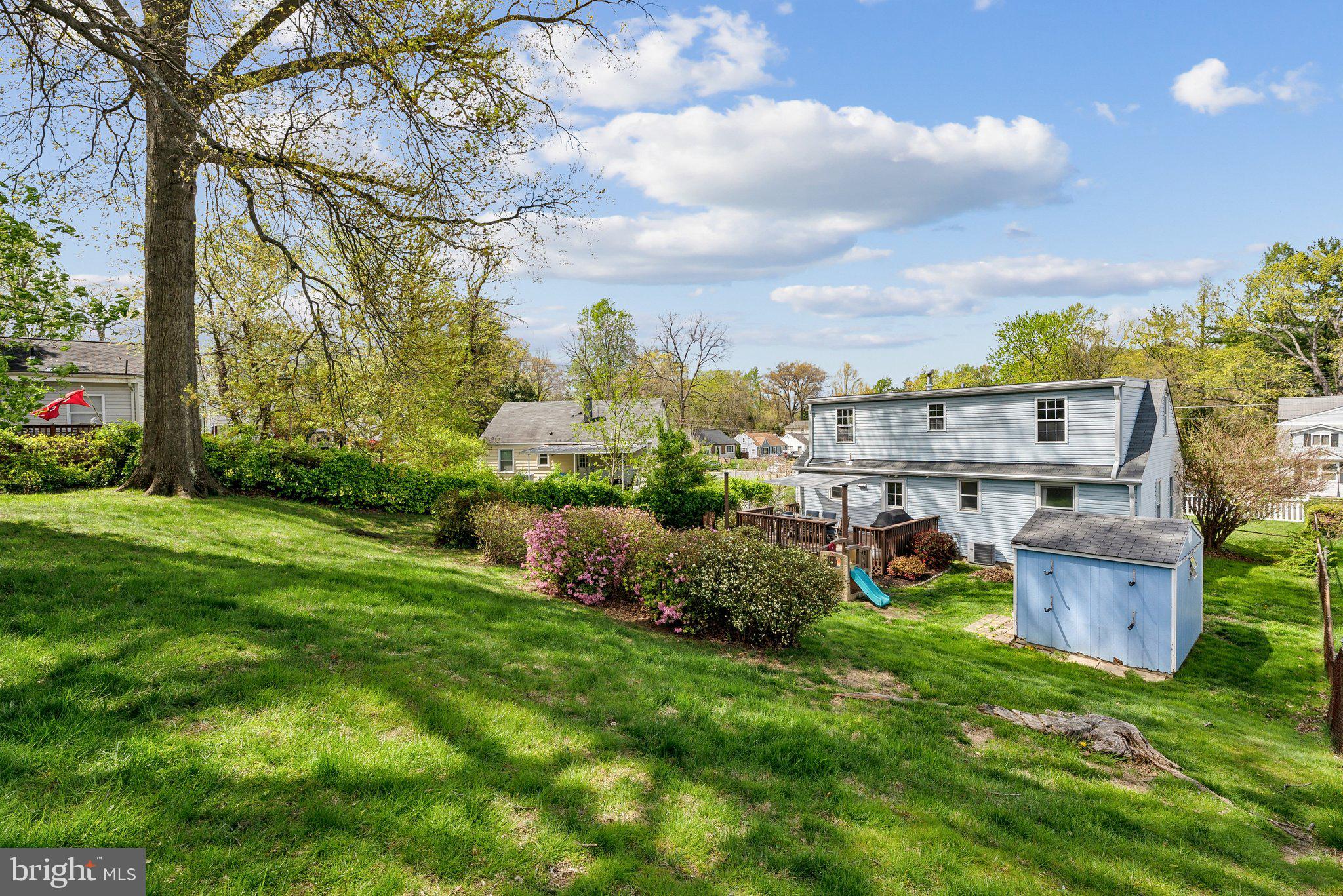 WEST LAWN - Residential