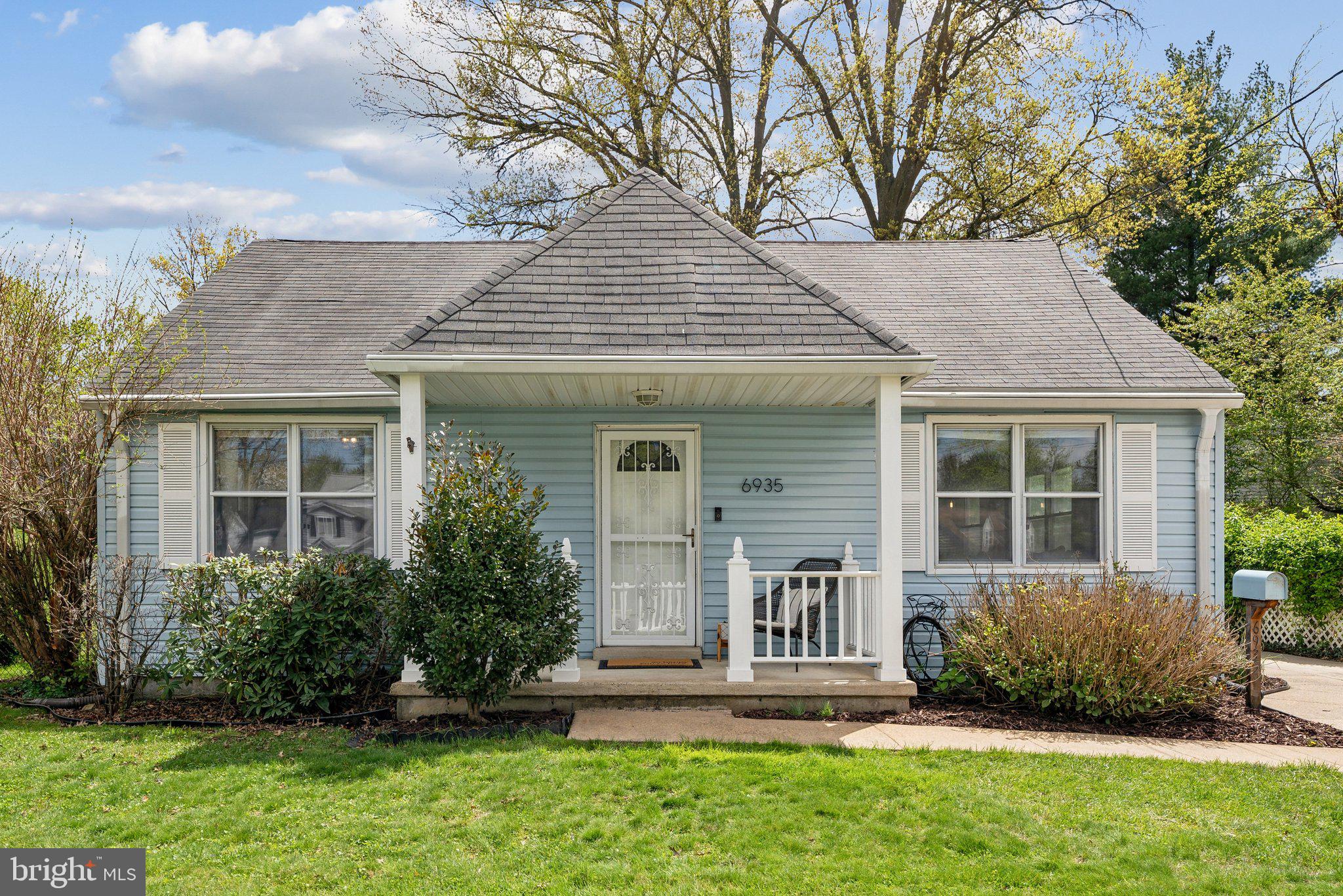 WEST LAWN - Residential