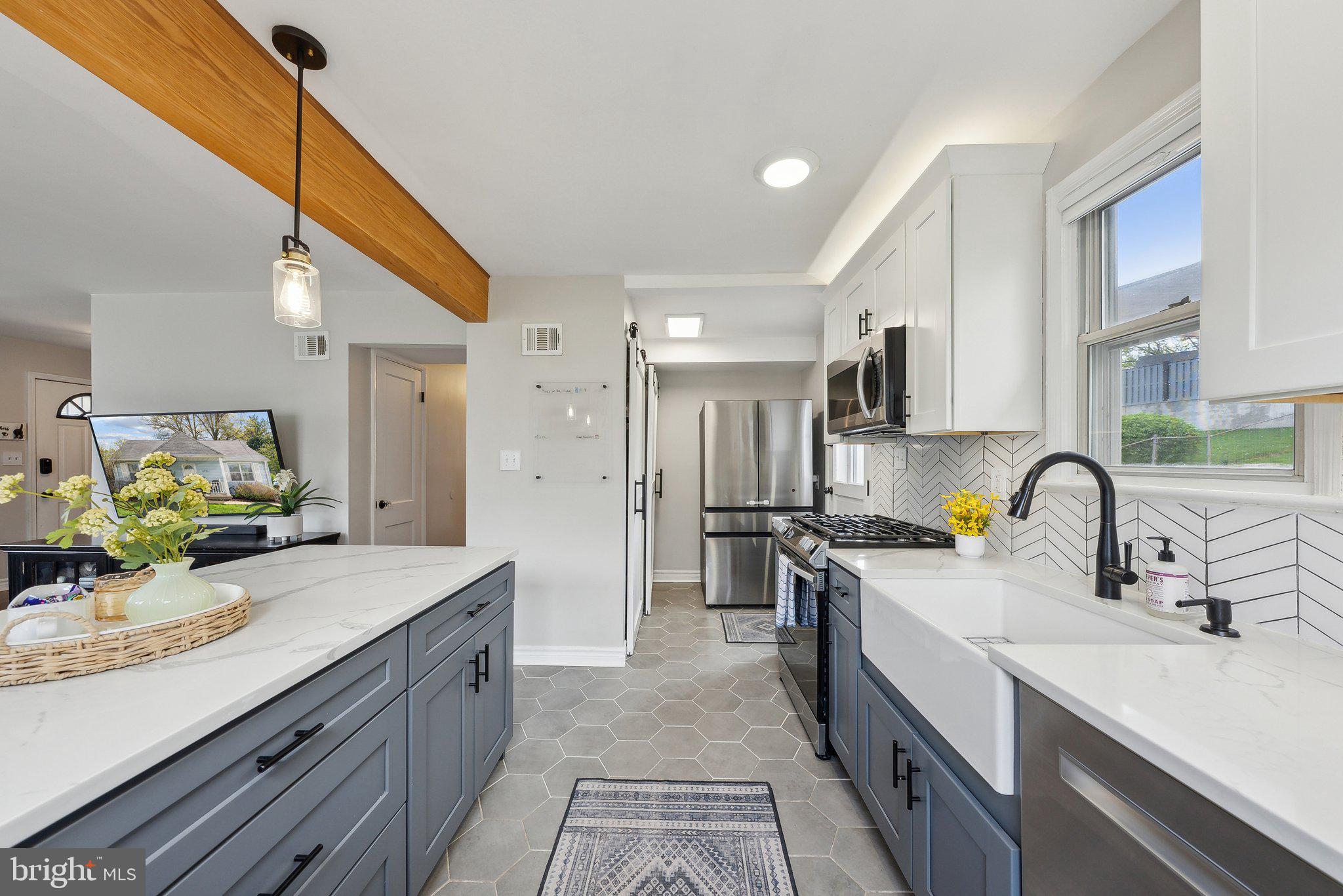 WEST LAWN - Residential