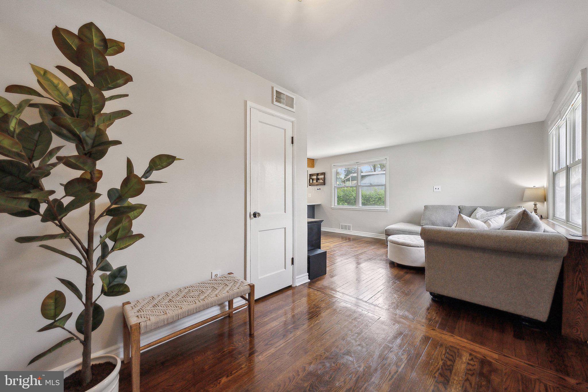 WEST LAWN - Residential