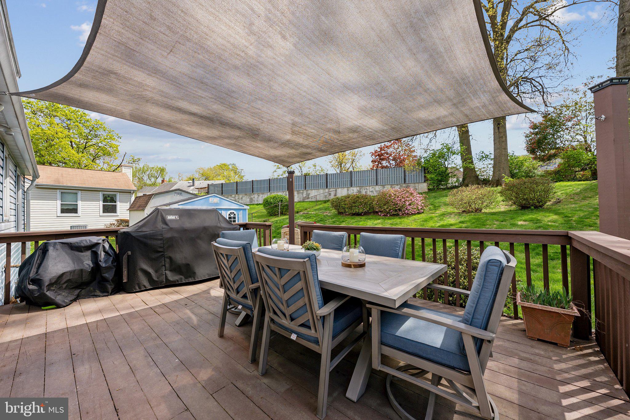 WEST LAWN - Residential