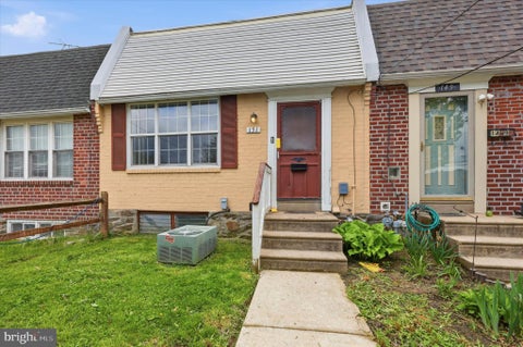 Townhouse For Sale - 151 Chadwick Avenue<br/> MARCUS HOOK, PA 19061